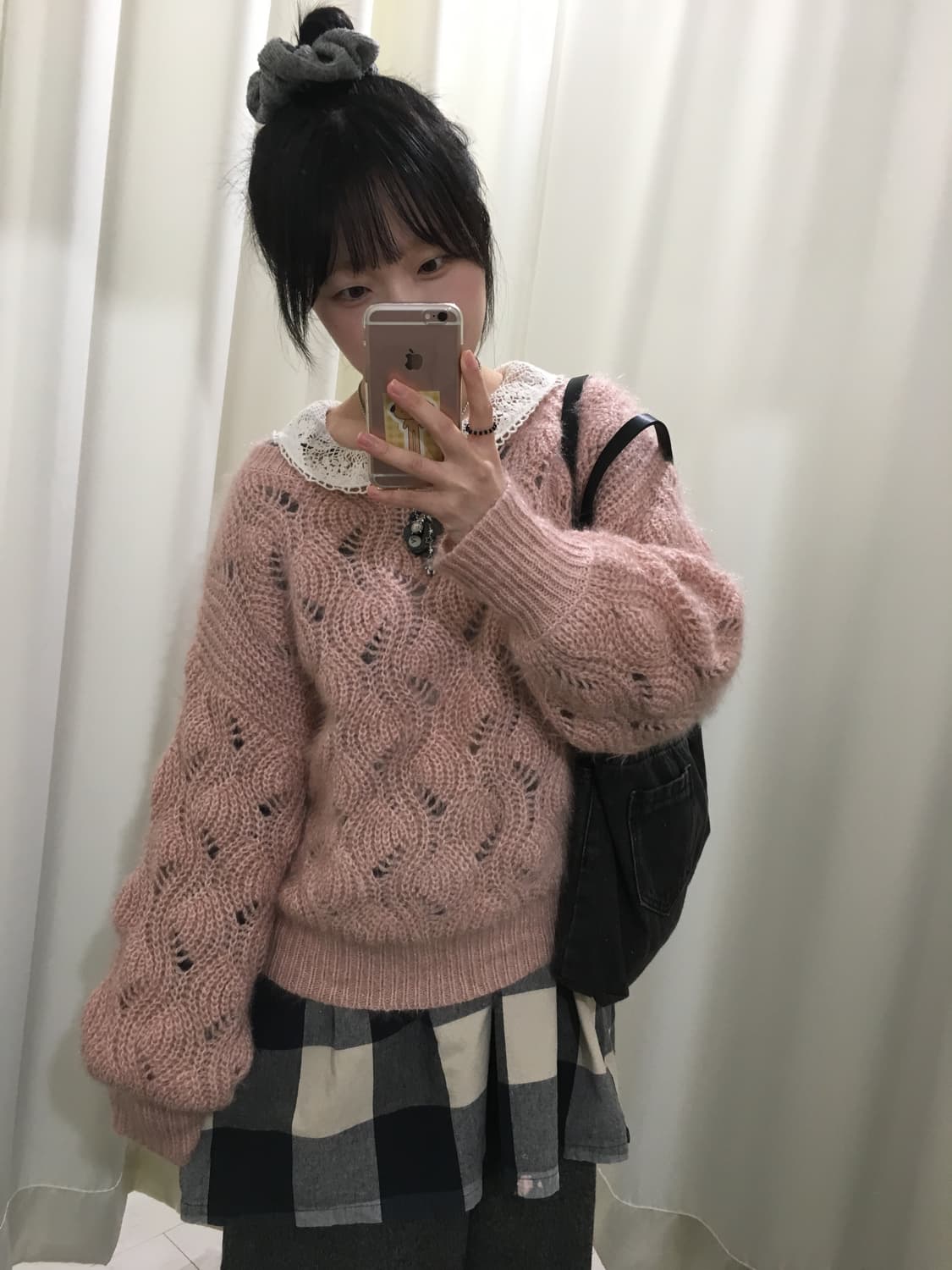 Fluffy blush cozy sweater 상품이미지1