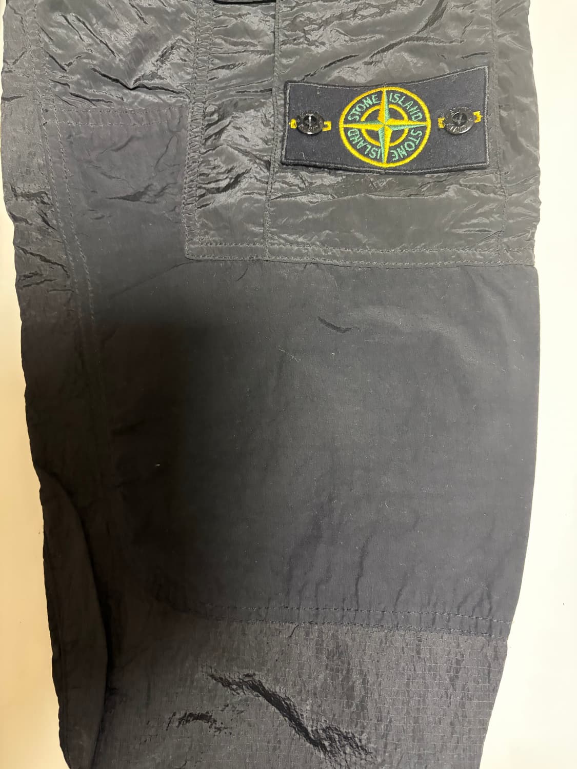 스톤아일랜드 나일론 팬츠 블랙 30 상품이미지3