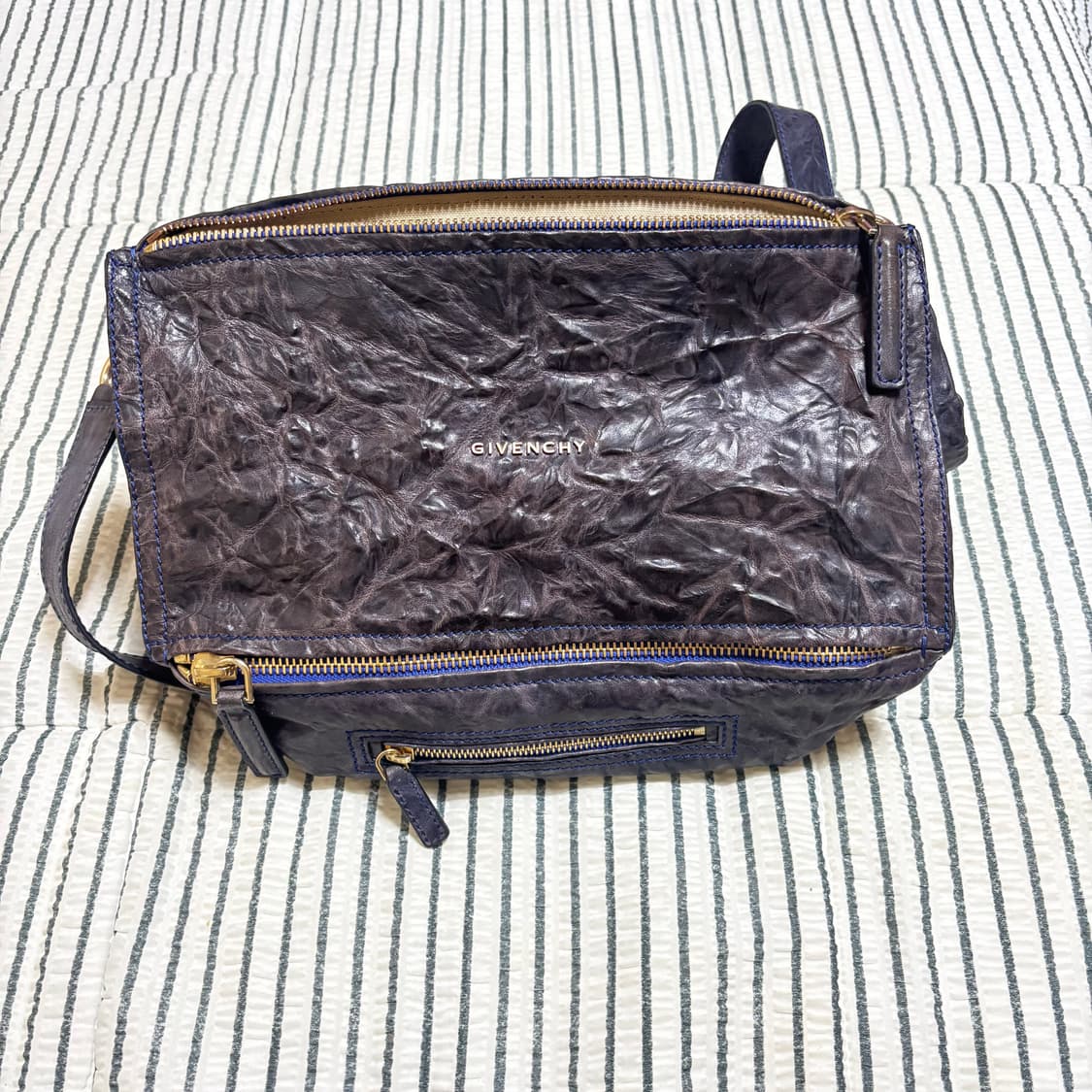 지방시 판도라 네이비 링클가방 판매 상품이미지1