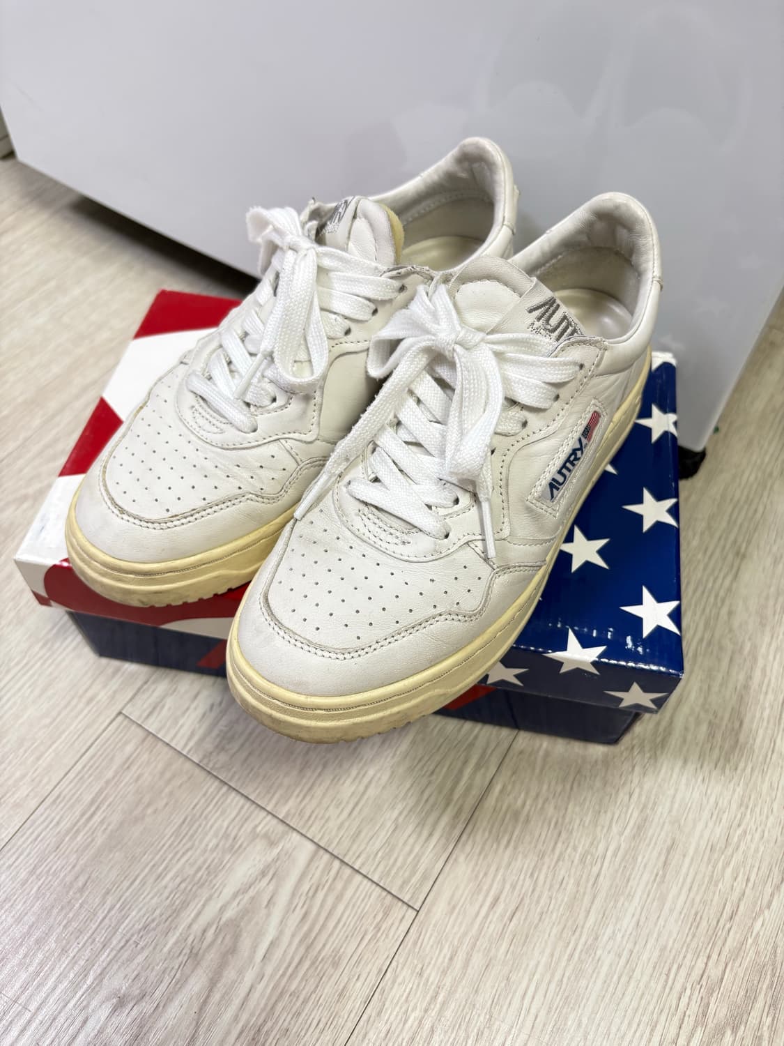 오트리 메달리스트 로우 고트스킨 화이트 37 (240) 상품이미지2