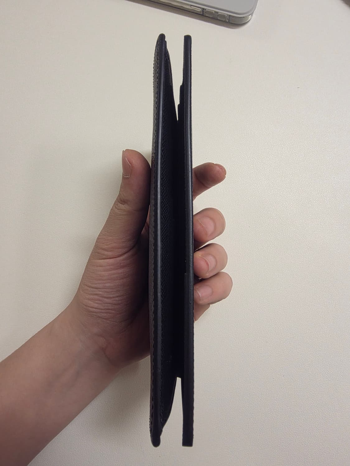 [25년식] 루이비통 브라짜 이클립스 모노그램 장지갑 상품이미지8