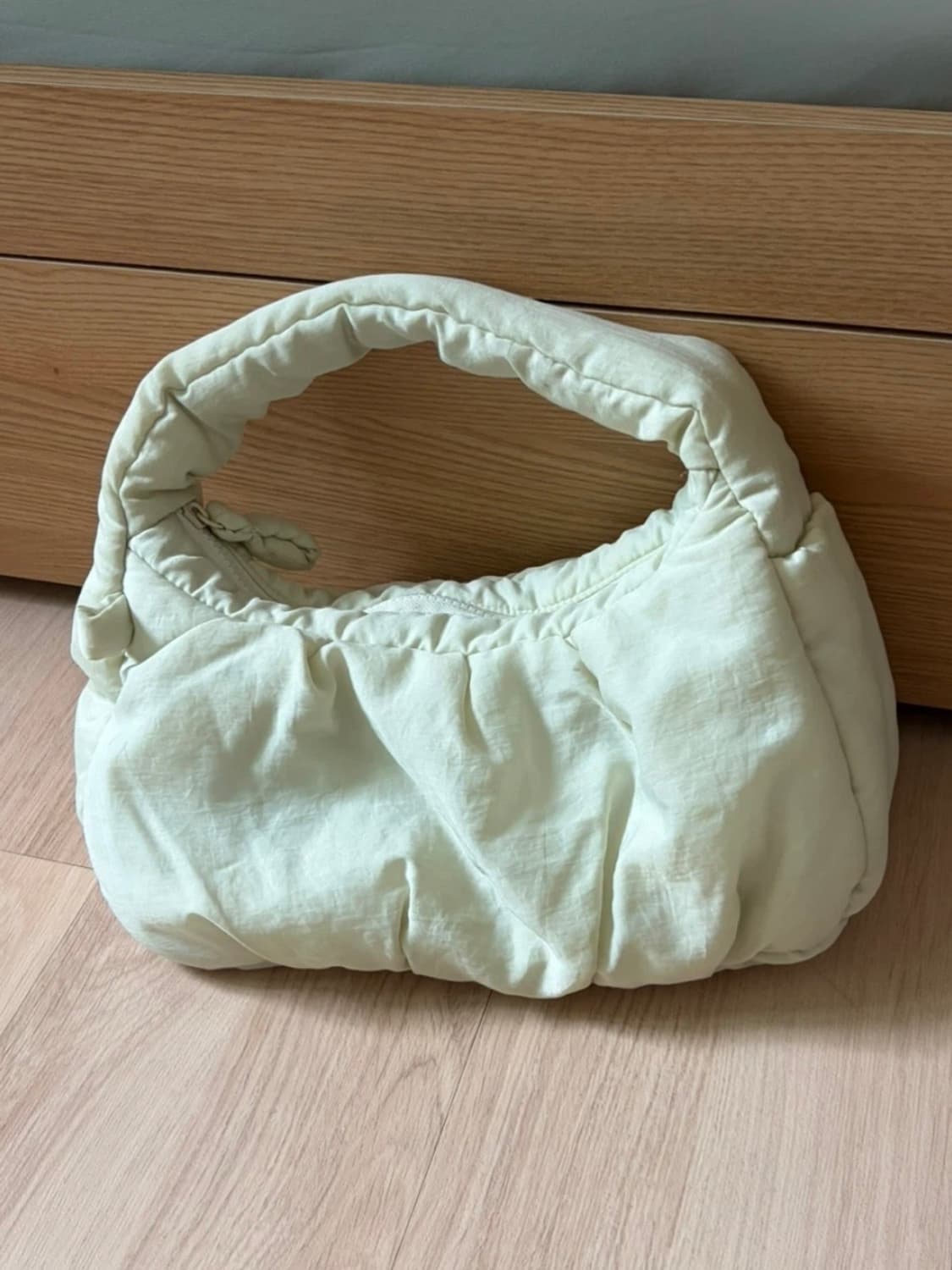 헤이그 덤플링 백 스몰 크림 상품이미지3