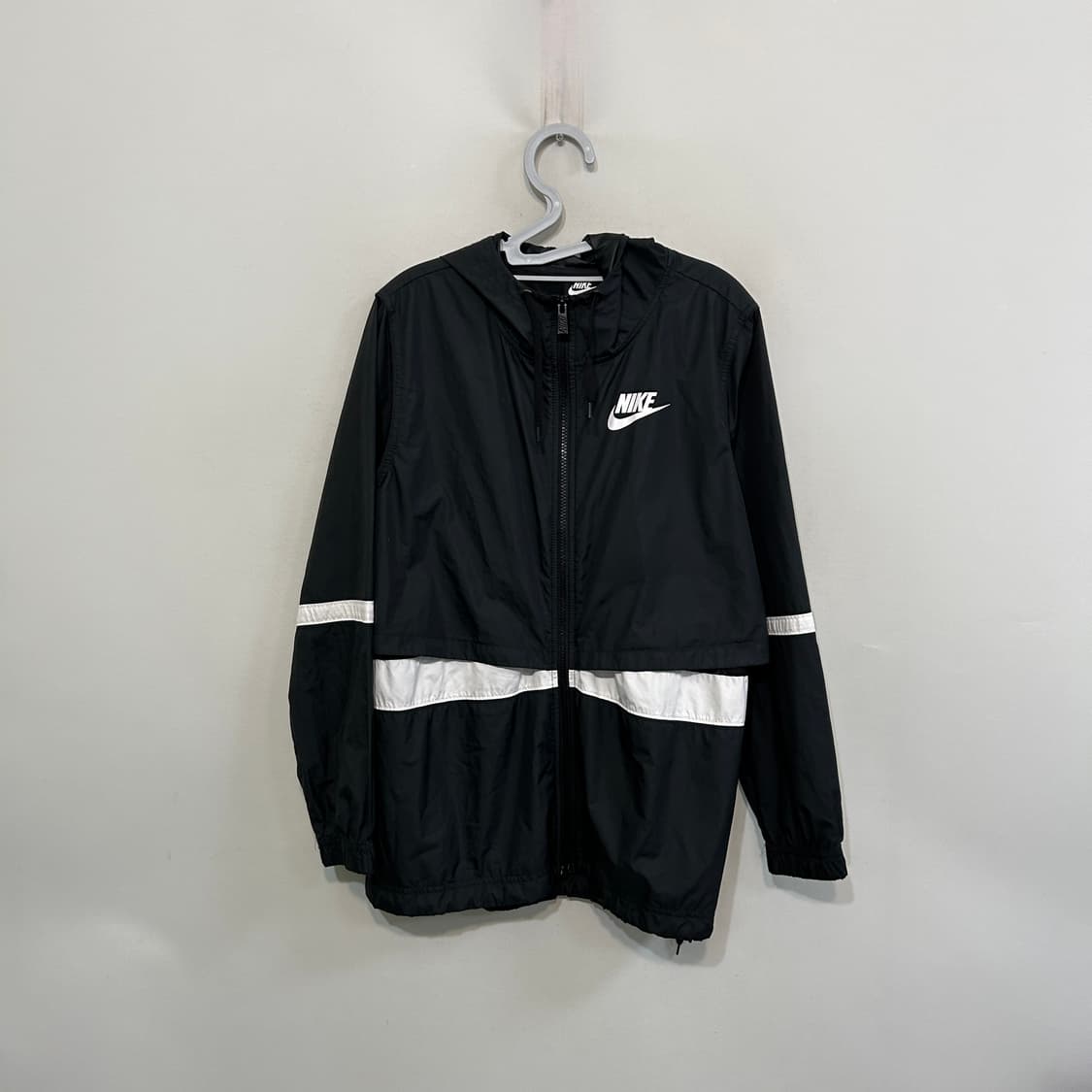 나이키 여성 윈드러너 바람막이 L 90  상품이미지1