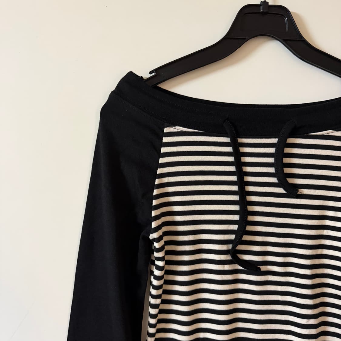 새상품 여자 단가라 오프숄더티 상품이미지2