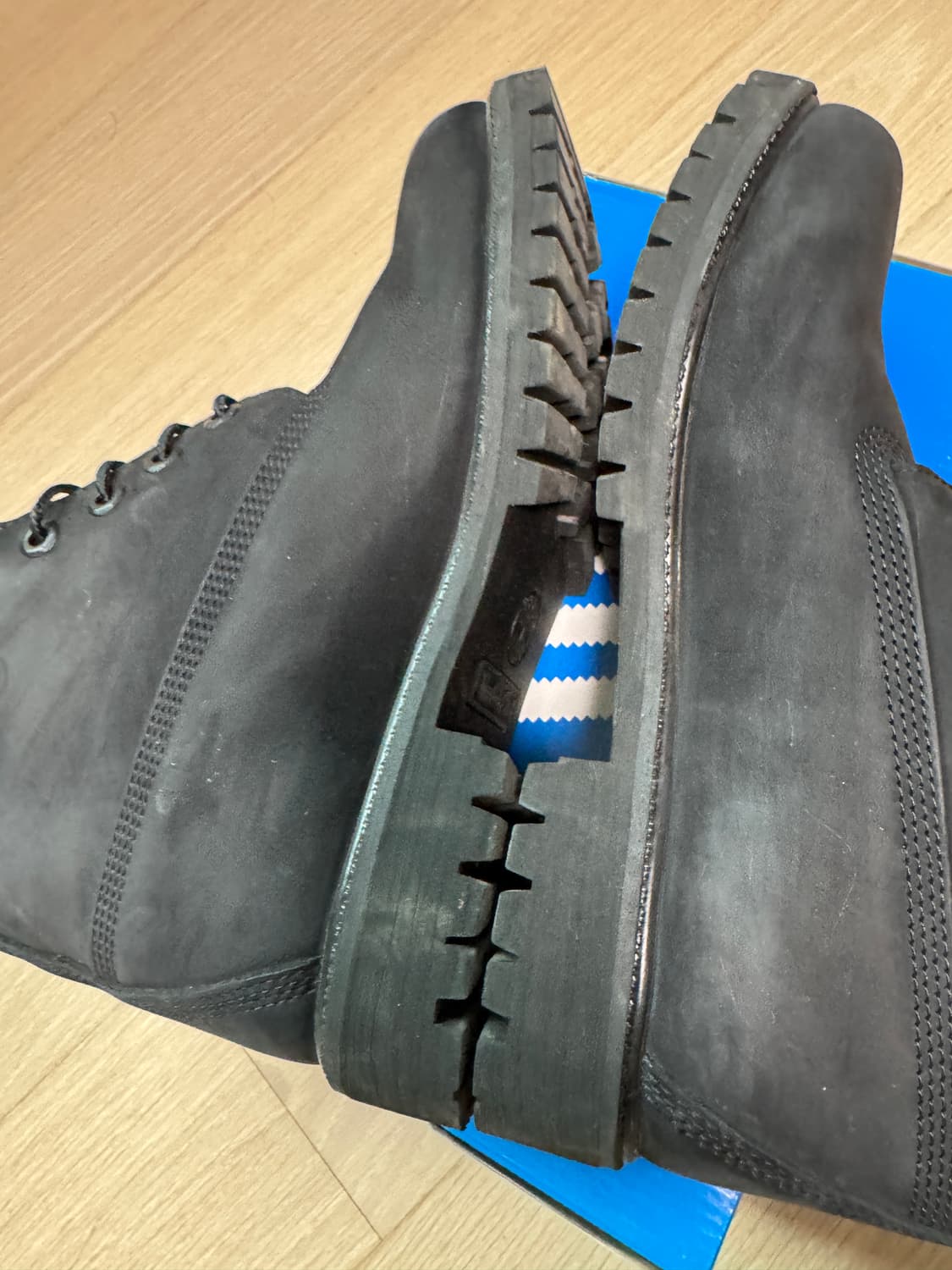 팀버랜드 프리미엄 6인치 워터프루프 부츠 블랙 누벅 - 와이드 상품이미지5