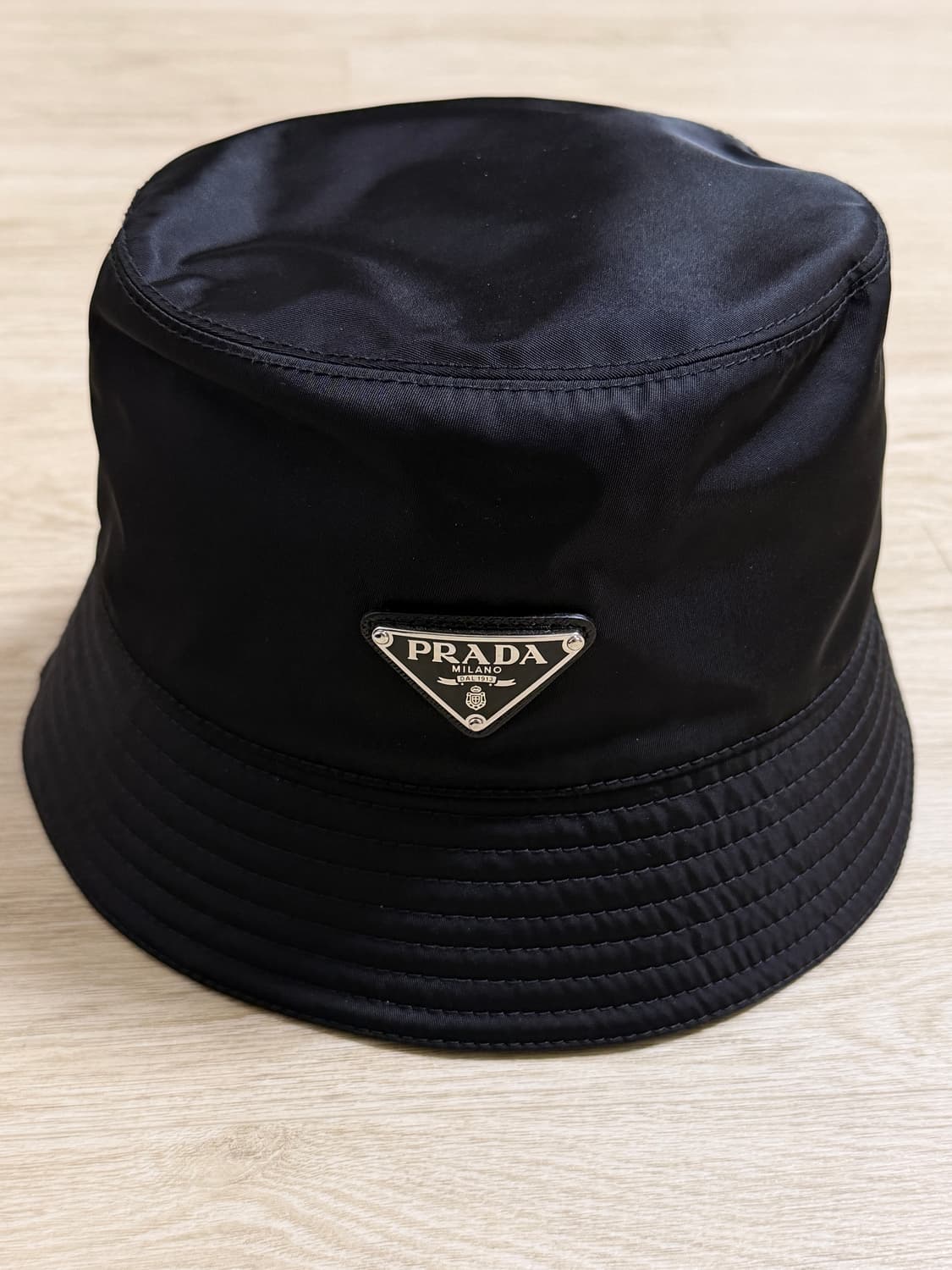 프라다 리나일론 버킷 햇 상품이미지2