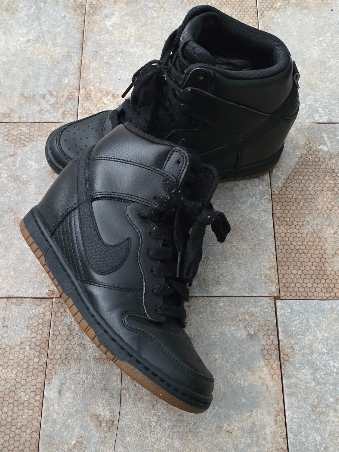 (225)나이키 덩크 스카이 하이 에센셜 블랙 검 상품이미지7