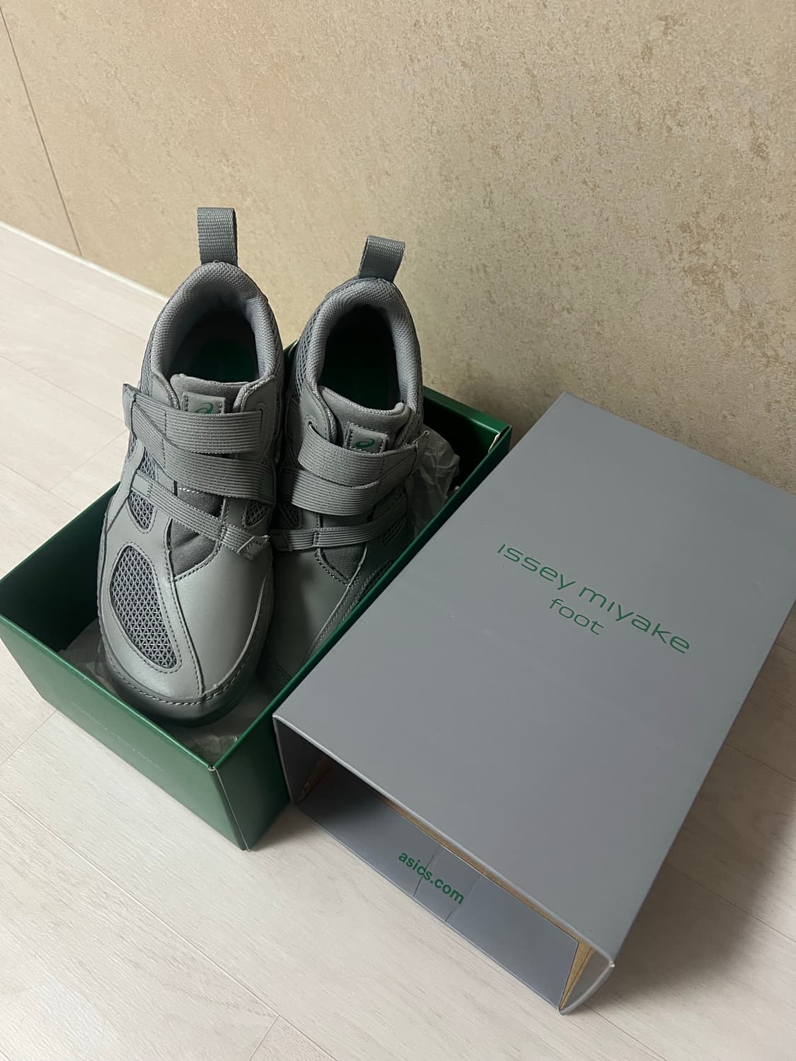 이세이 미야케 아식스 245 상품이미지3