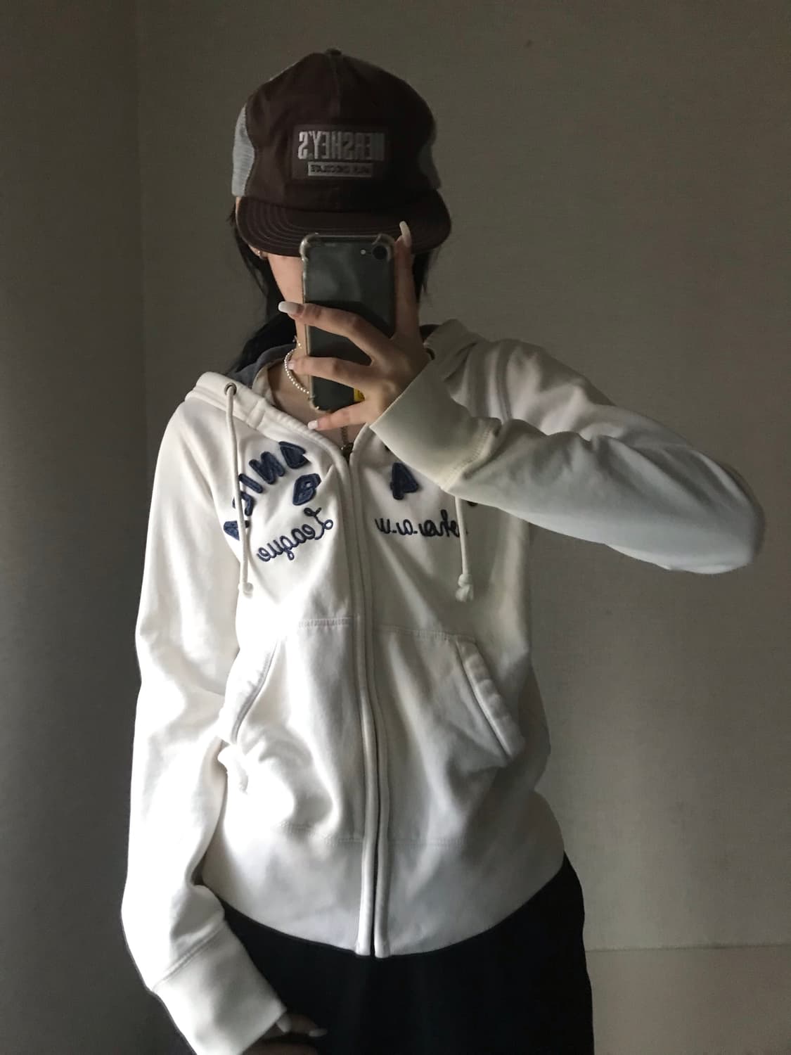 후아유 화이트 후드집업 상품이미지2