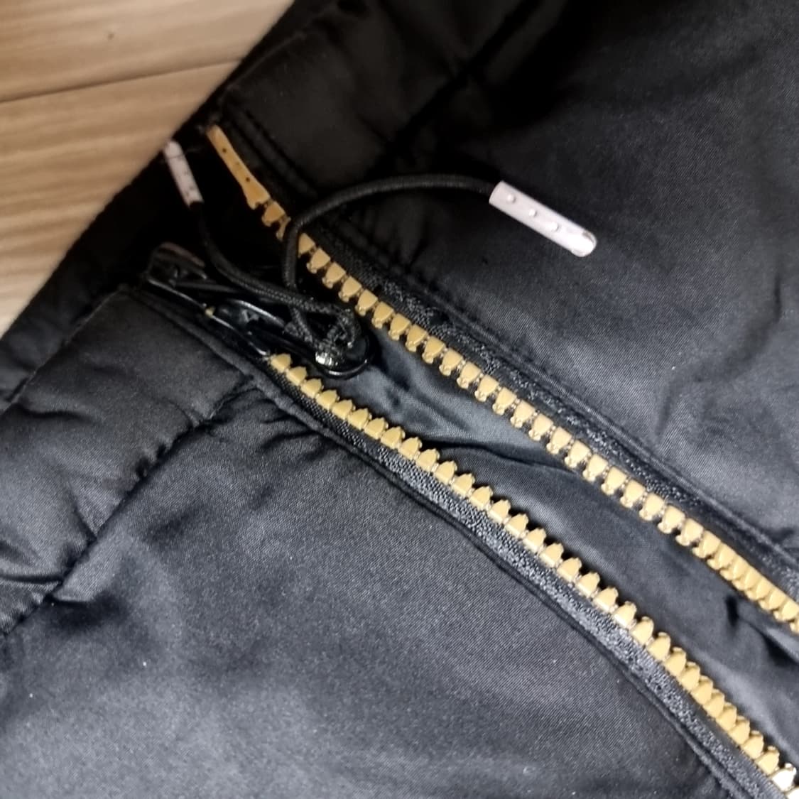 오니츠카타이거 블랙 후드 패딩 점퍼(95-100) 상품이미지3