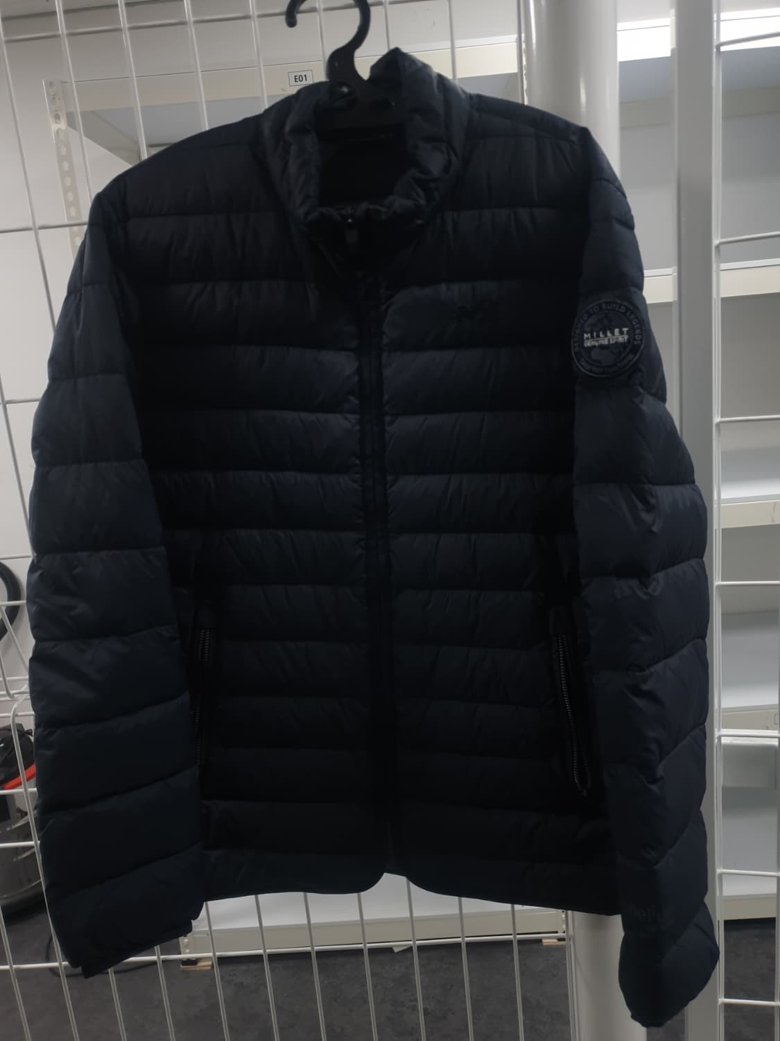 밀레 정품 오리털 경량패딩 105사이즈 상품이미지1