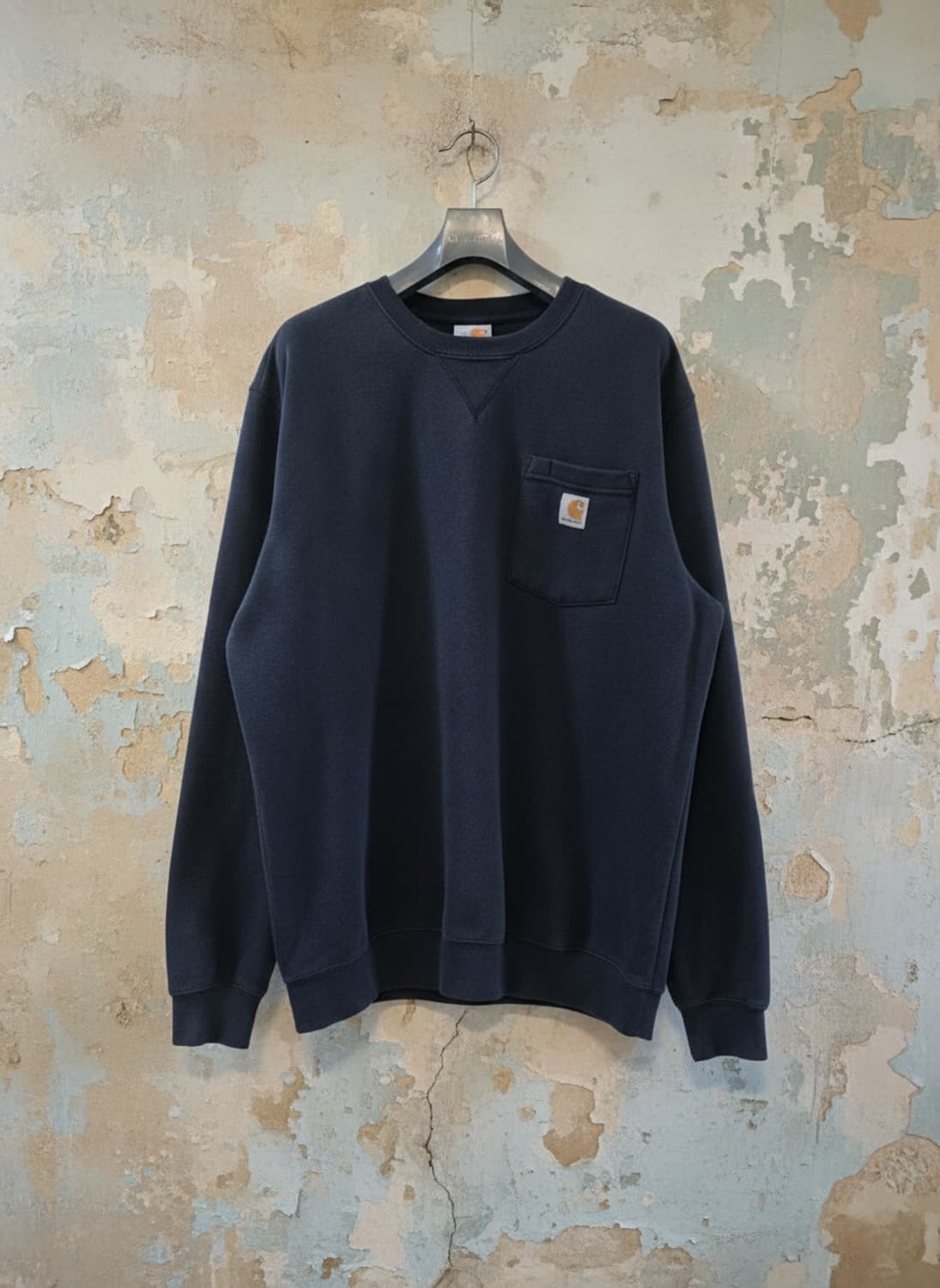 칼하트 포켓 맨투맨 네이비 L 상품이미지1