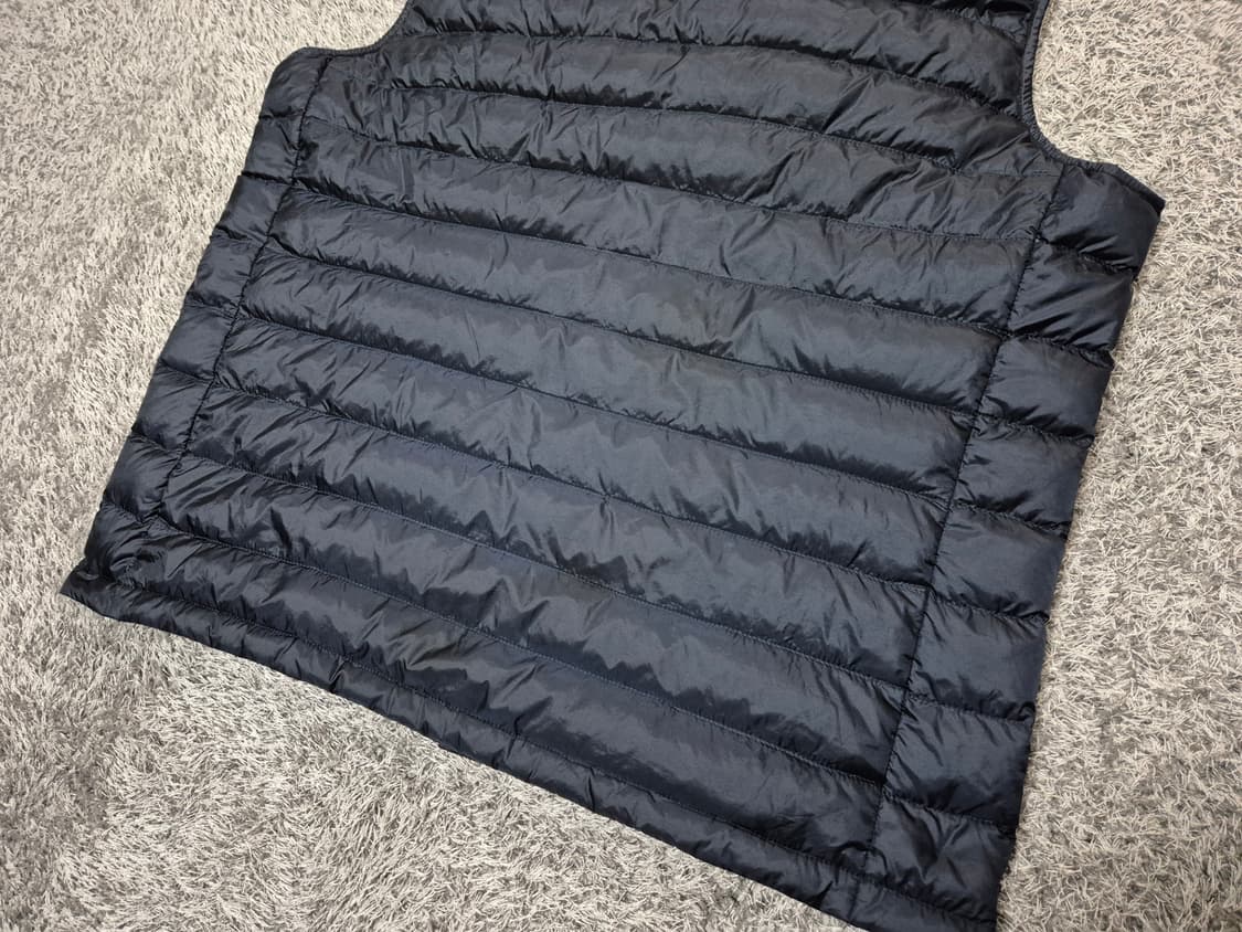 유니클로 남성 경량 패딩 조끼 L 상품이미지4