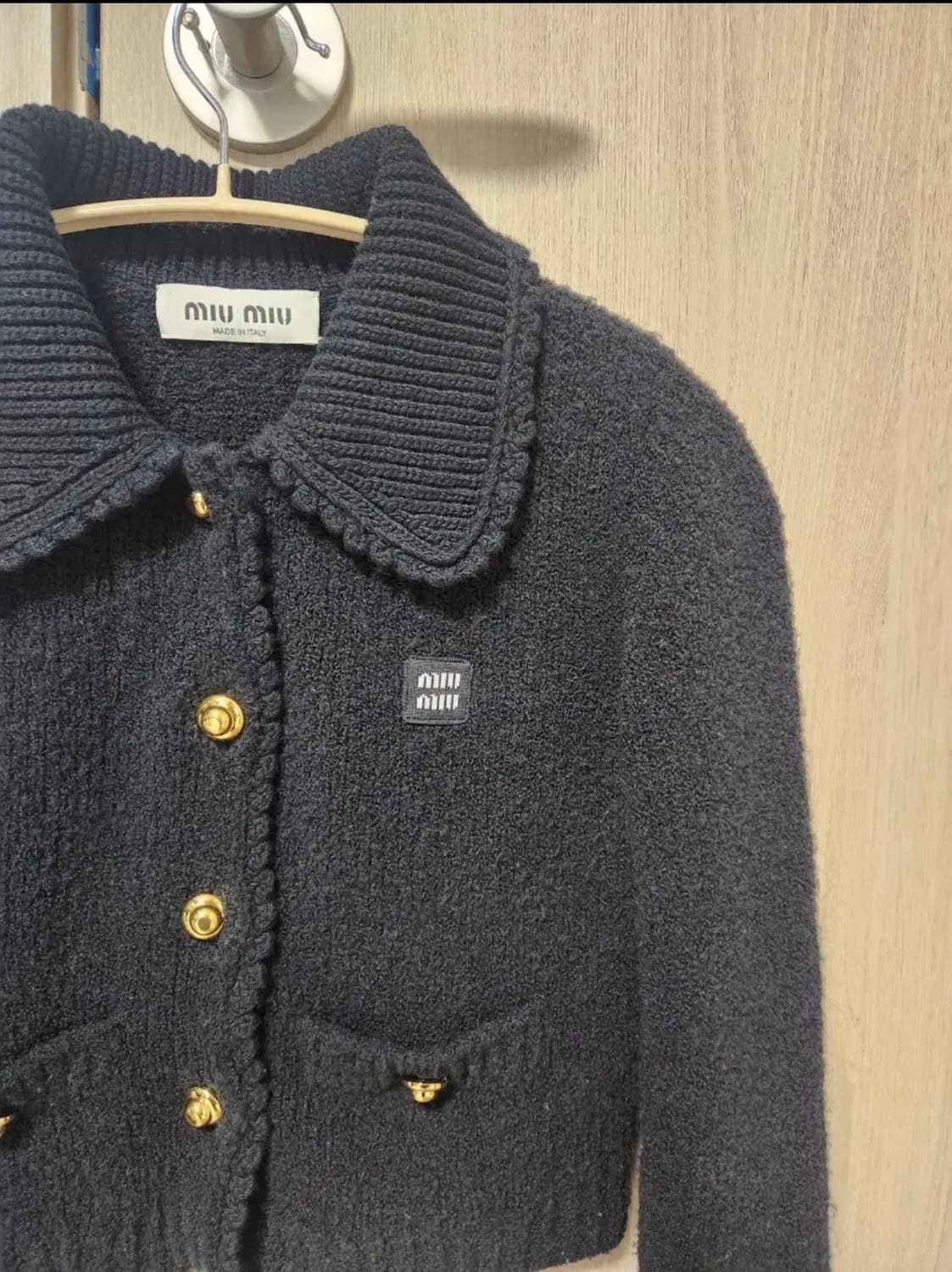 미우미우 부클 크롭 가디건 상품이미지3