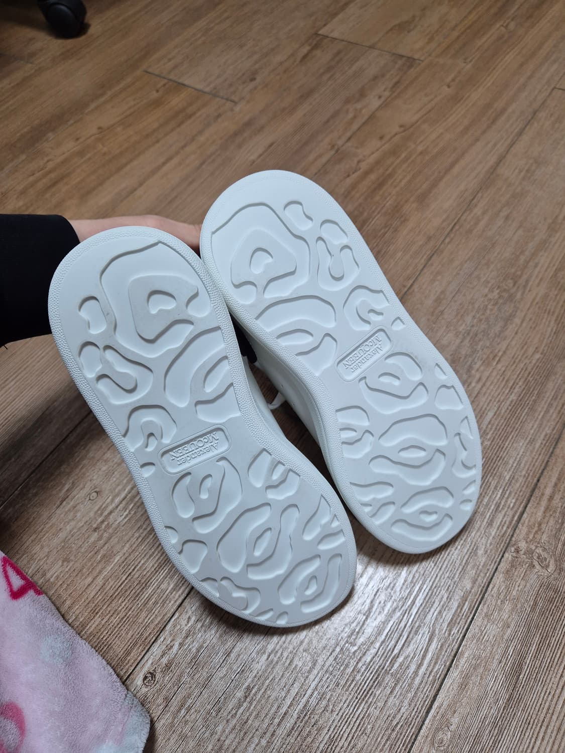 새상품컨디션 알렉산더 맥퀸39-250 상품이미지9