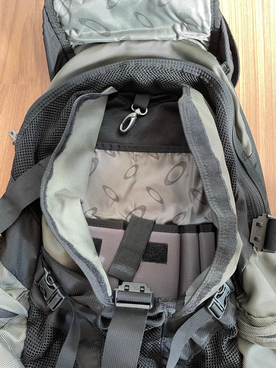 오클리 아이콘 3.0 백팩 상품이미지4