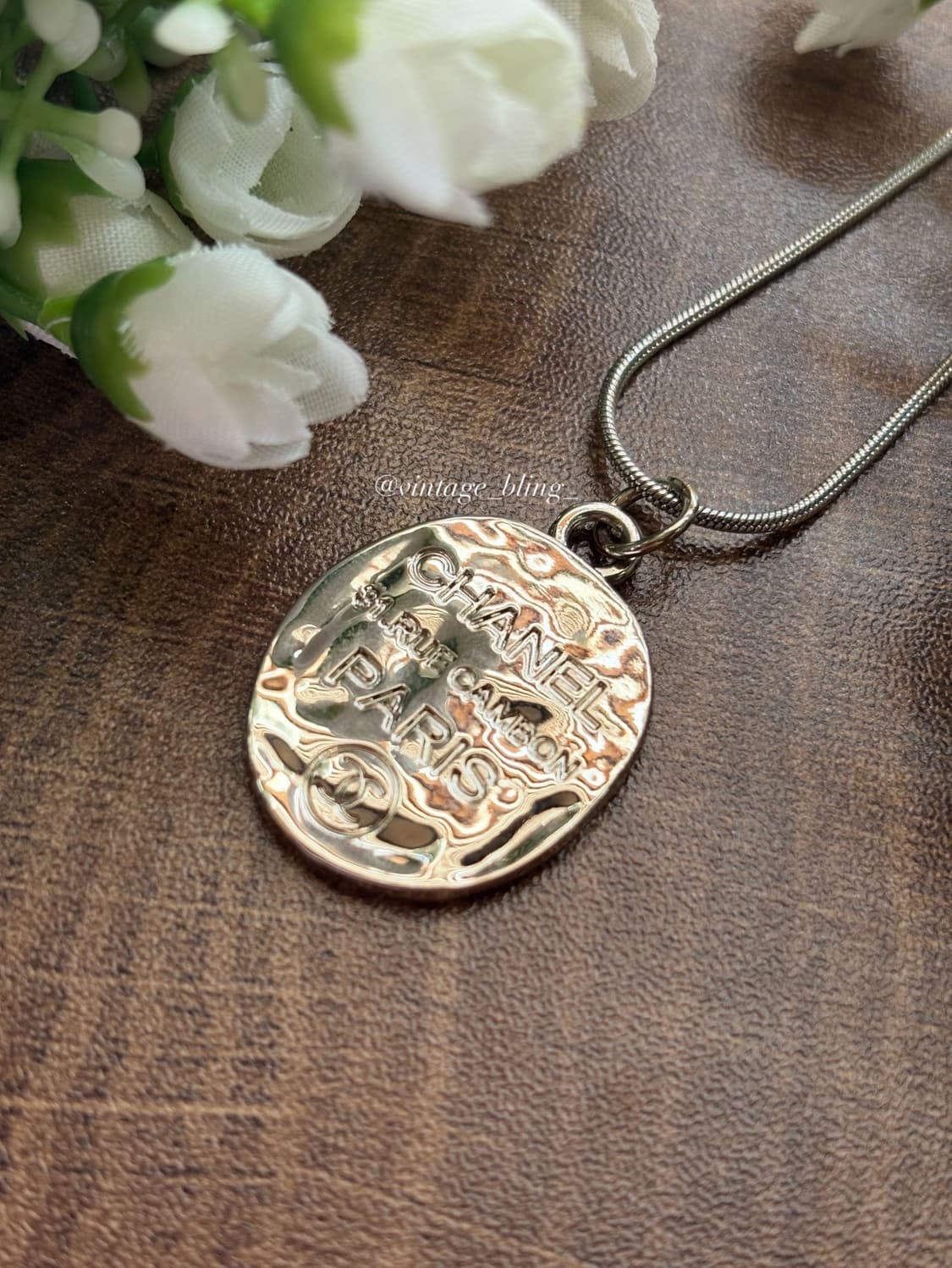 샤넬 메탈 태그 실버 스네이크 목걸이 상품이미지2