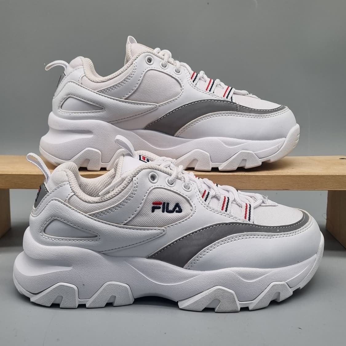 휠라 레이 여성운동화235 상품이미지1