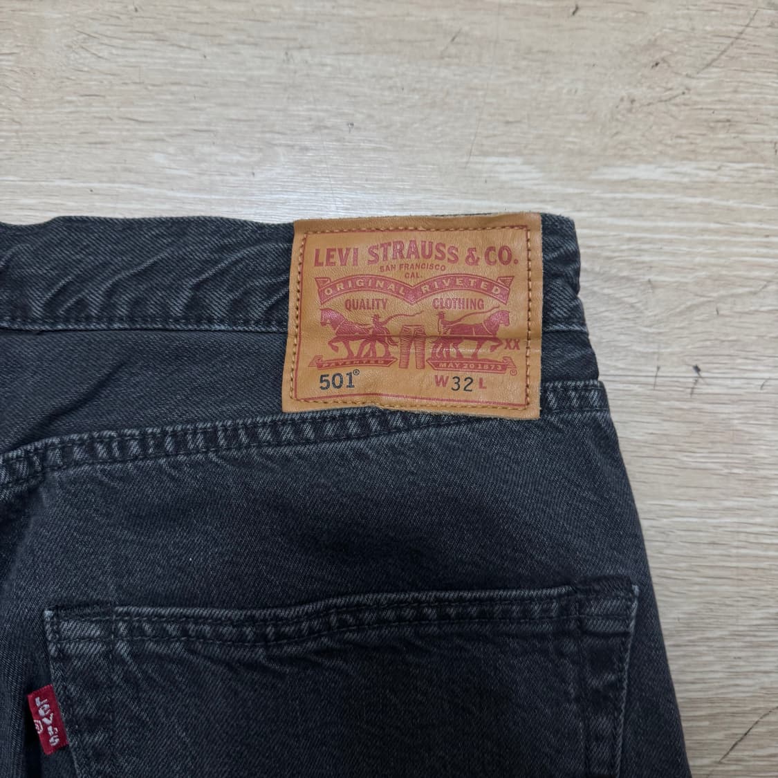 리바이스 501 흑청 데님 팬츠 상품이미지4