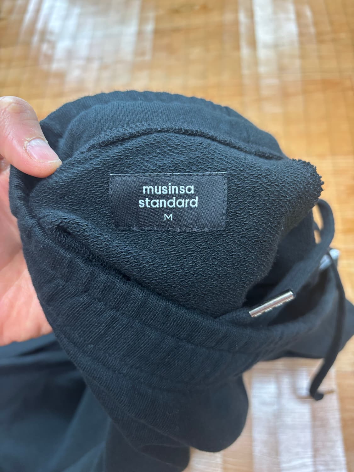 무신사 스탠다드 원 턱 와이드 라운지 스웨트 팬츠 팝니다. 상품이미지2