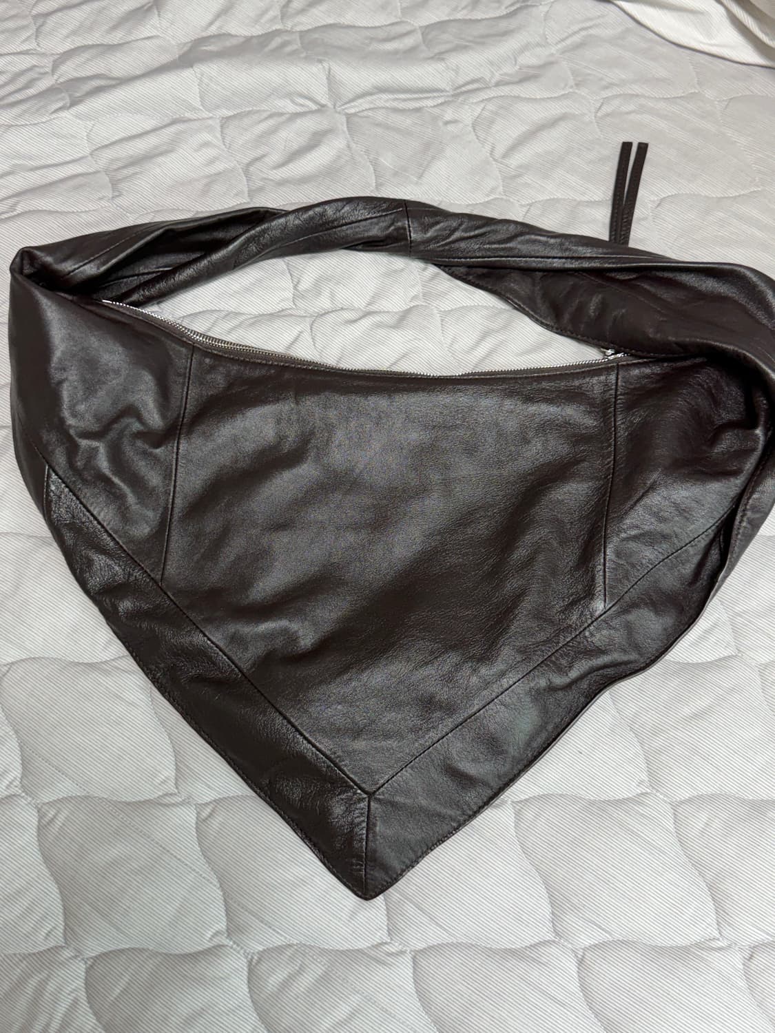 르메르 스카프백 스몰 에스프레소 상품이미지1