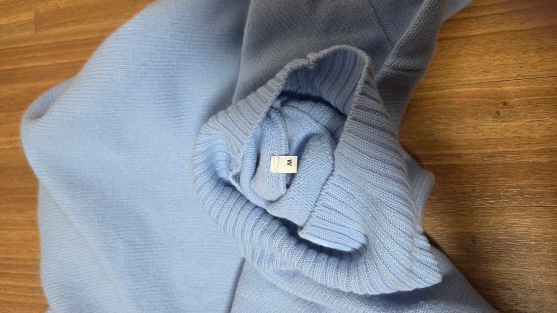 아미 빅하트 로고 터틀넥 니트 스카이블루 상품이미지6