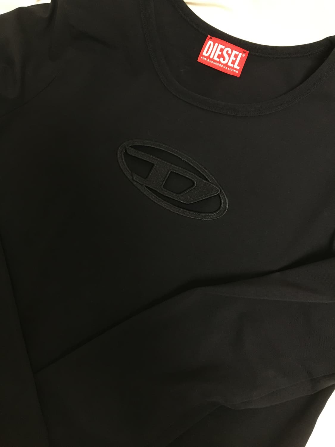 디젤 피카부(컷아웃로고)긴팔 상품이미지1