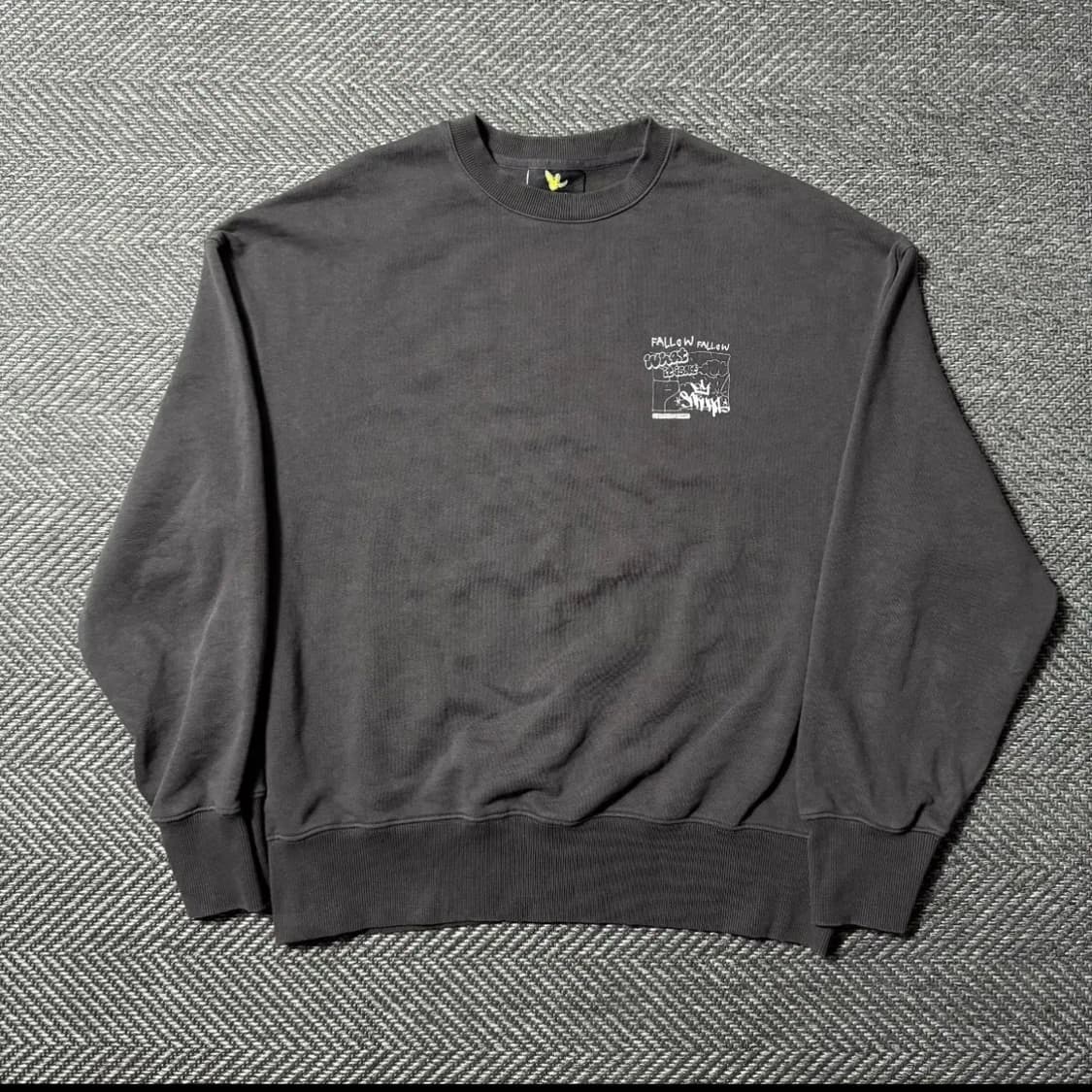 와릿이즌 팔로우 드로잉 그래픽 맨투맨 (L) 상품이미지1