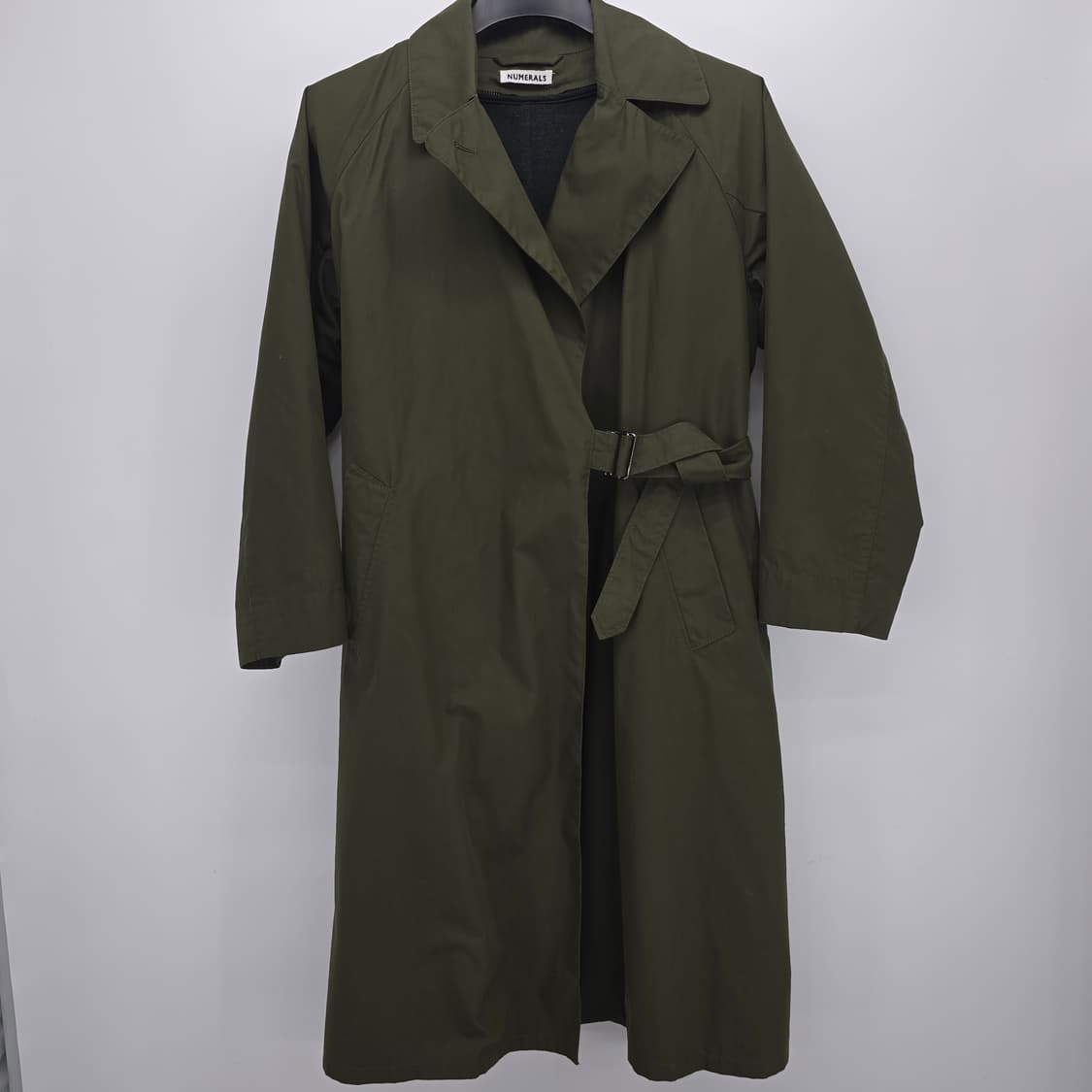 NUMERALS 미니멀 올리브 트렌치 코트 상품이미지1