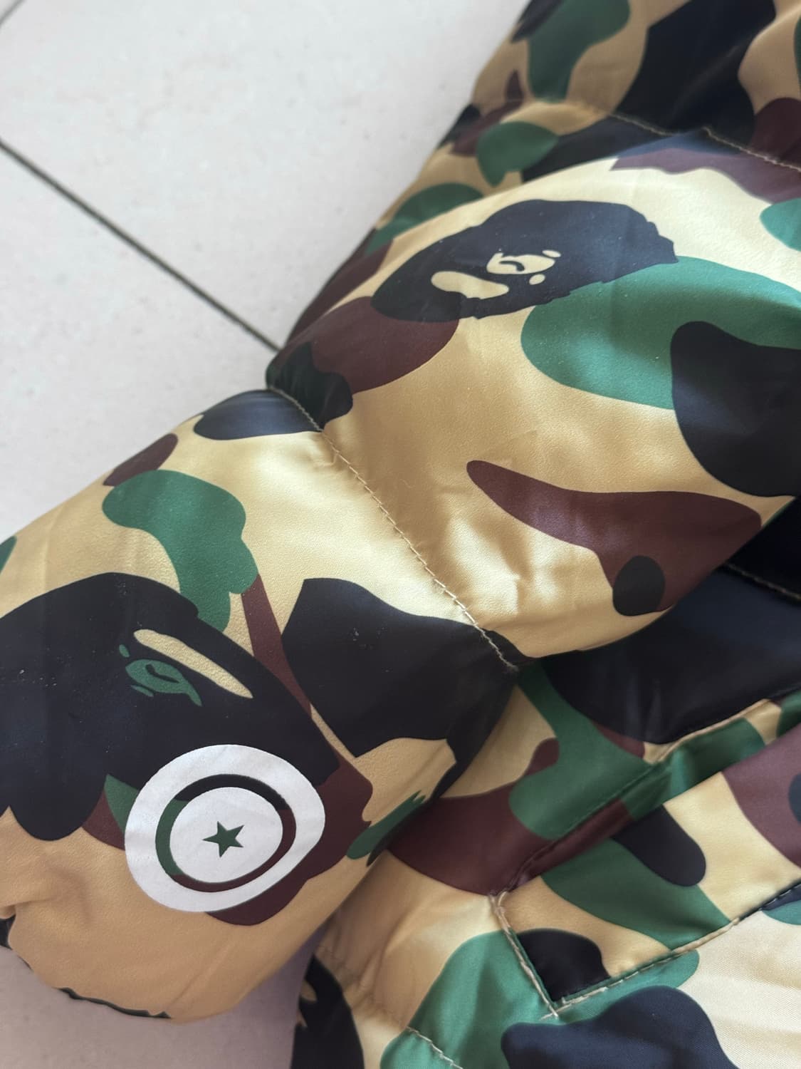 베이프 윈드스토퍼 황계 패딩 상품이미지5