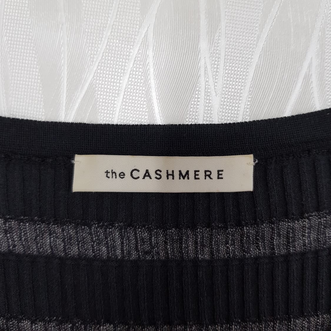 한섬 더캐시미어 2023 시스루 스트라이프 브이넥 가디건 90사이즈 상품이미지5