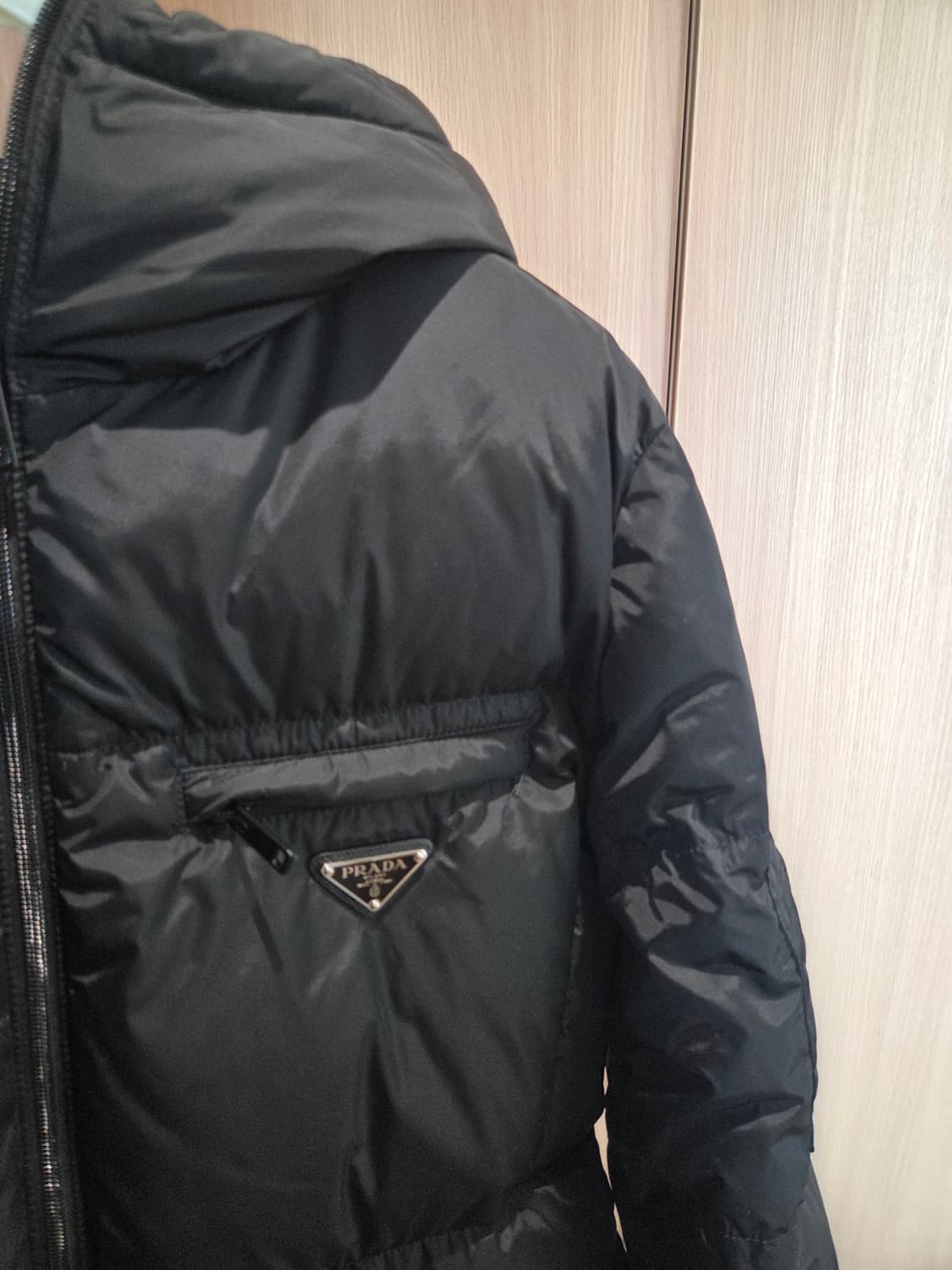 프라다 리나일론 구스 패딩 상품이미지3