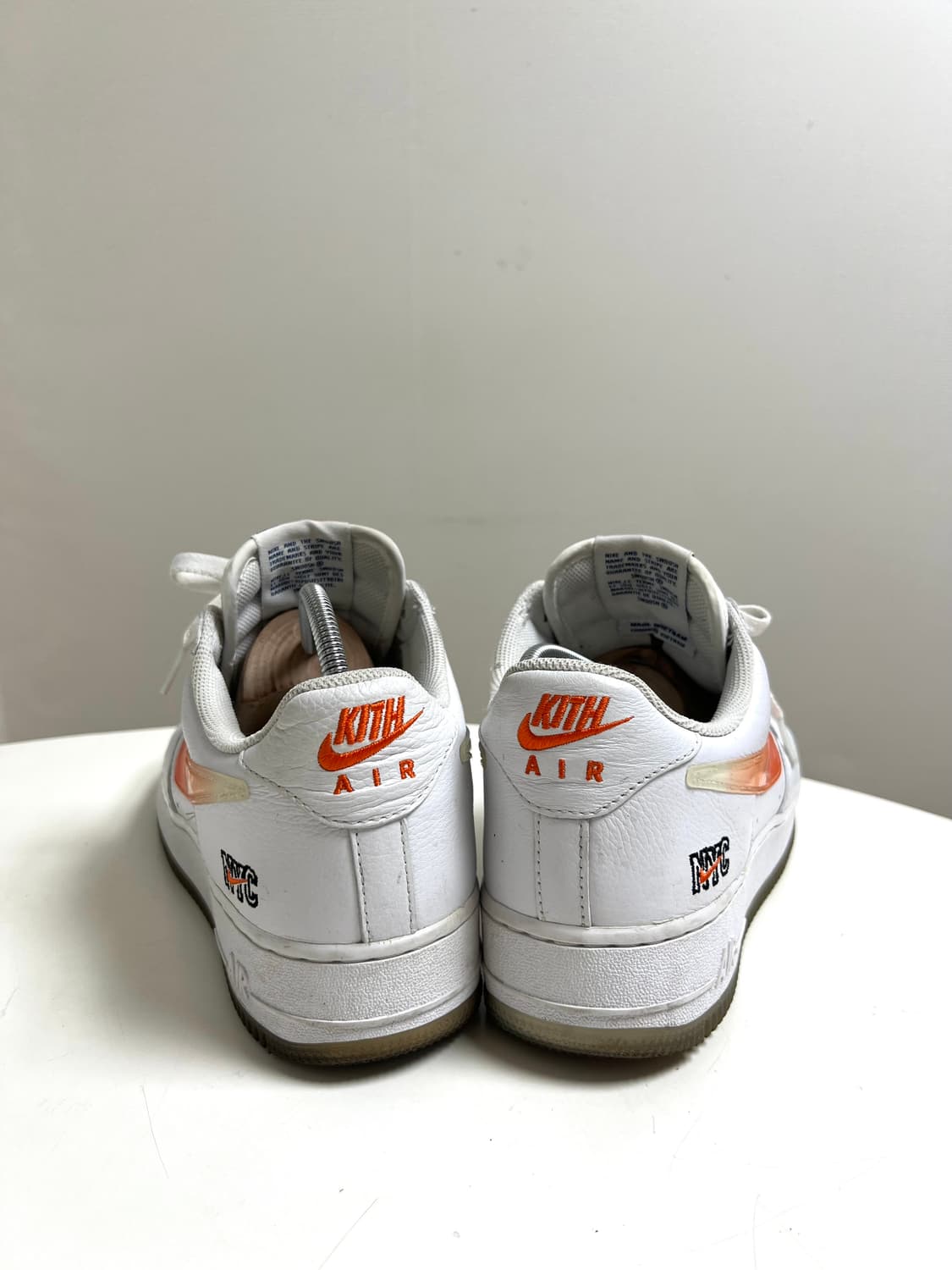 [270] 나이키 x 키스 에어포스 1 로우 NYC 화이트 상품이미지5