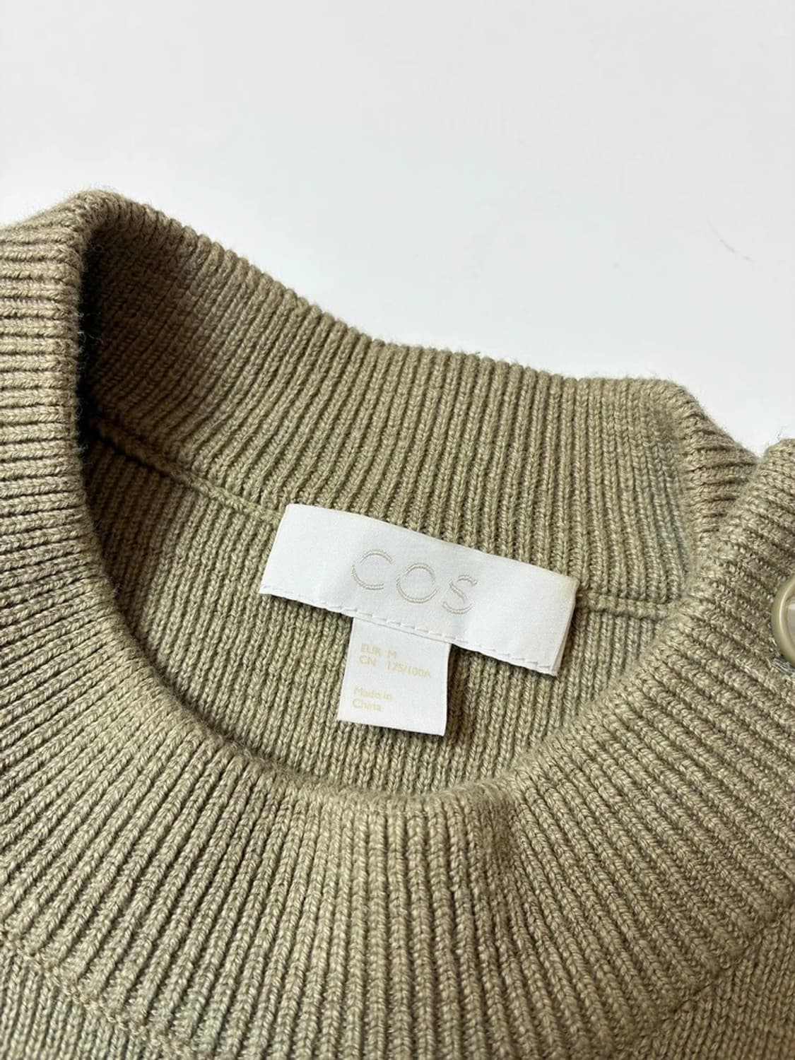 코스 COS 미니멀 숄더 버튼 코튼 니트 PN8248 상품이미지6