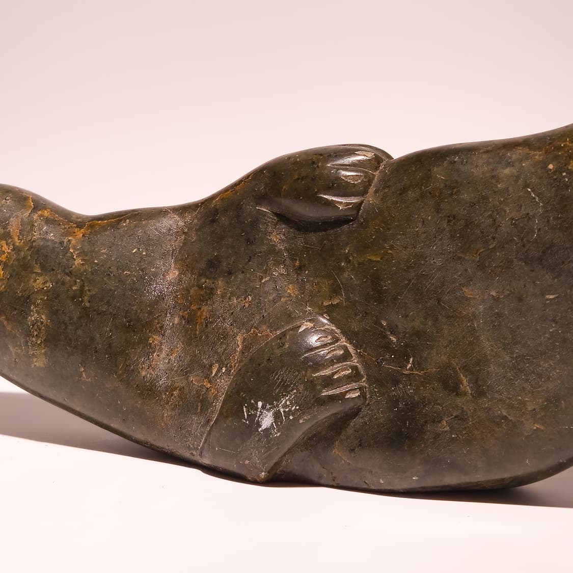 Inuit Handcarved Soapstone Swimming Seal 상품이미지3