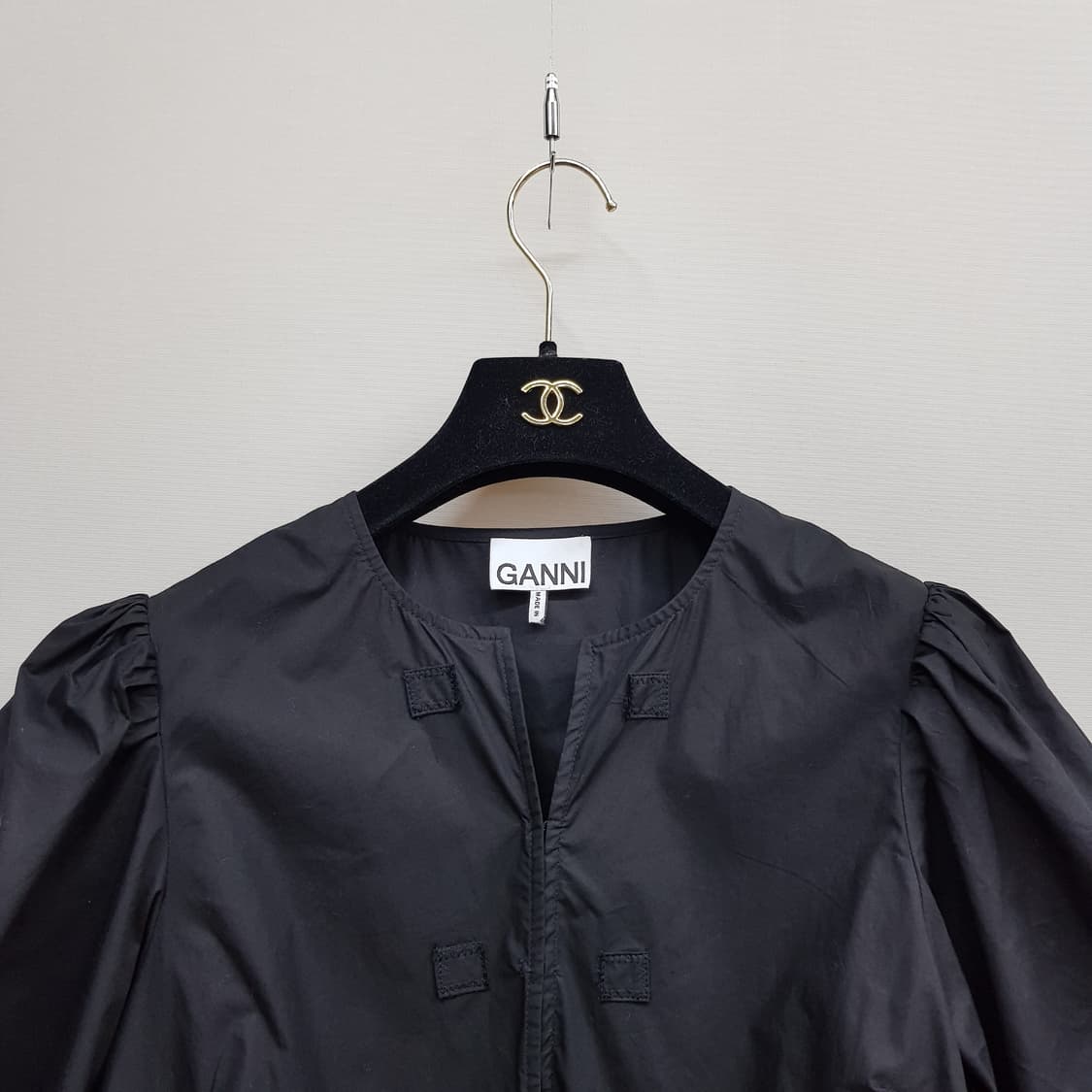 가니 퍼프 슬리브 플레어 블라우스 36사이즈 상품이미지2