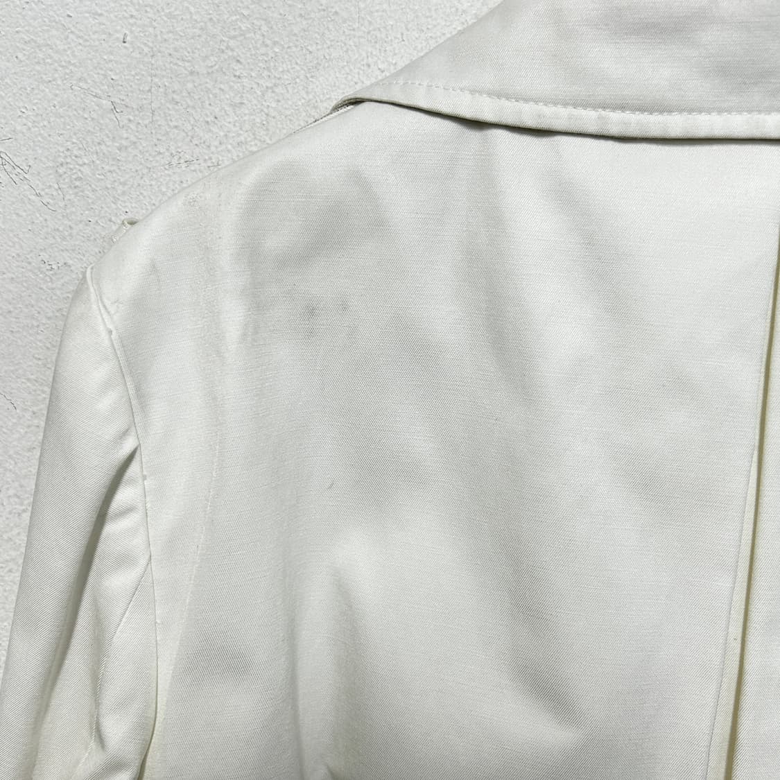 어나더라운지 화이트 트렌치코트 상품이미지5