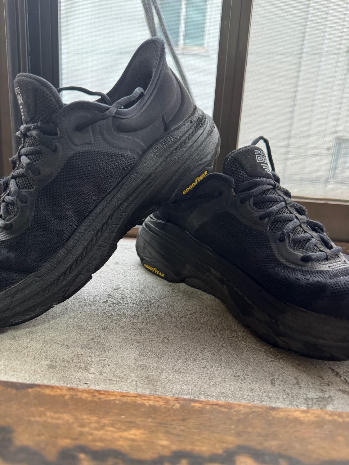 스케쳐스 고런 맥스 쿠셔닝 올블랙 운동화 280mm 상품이미지6