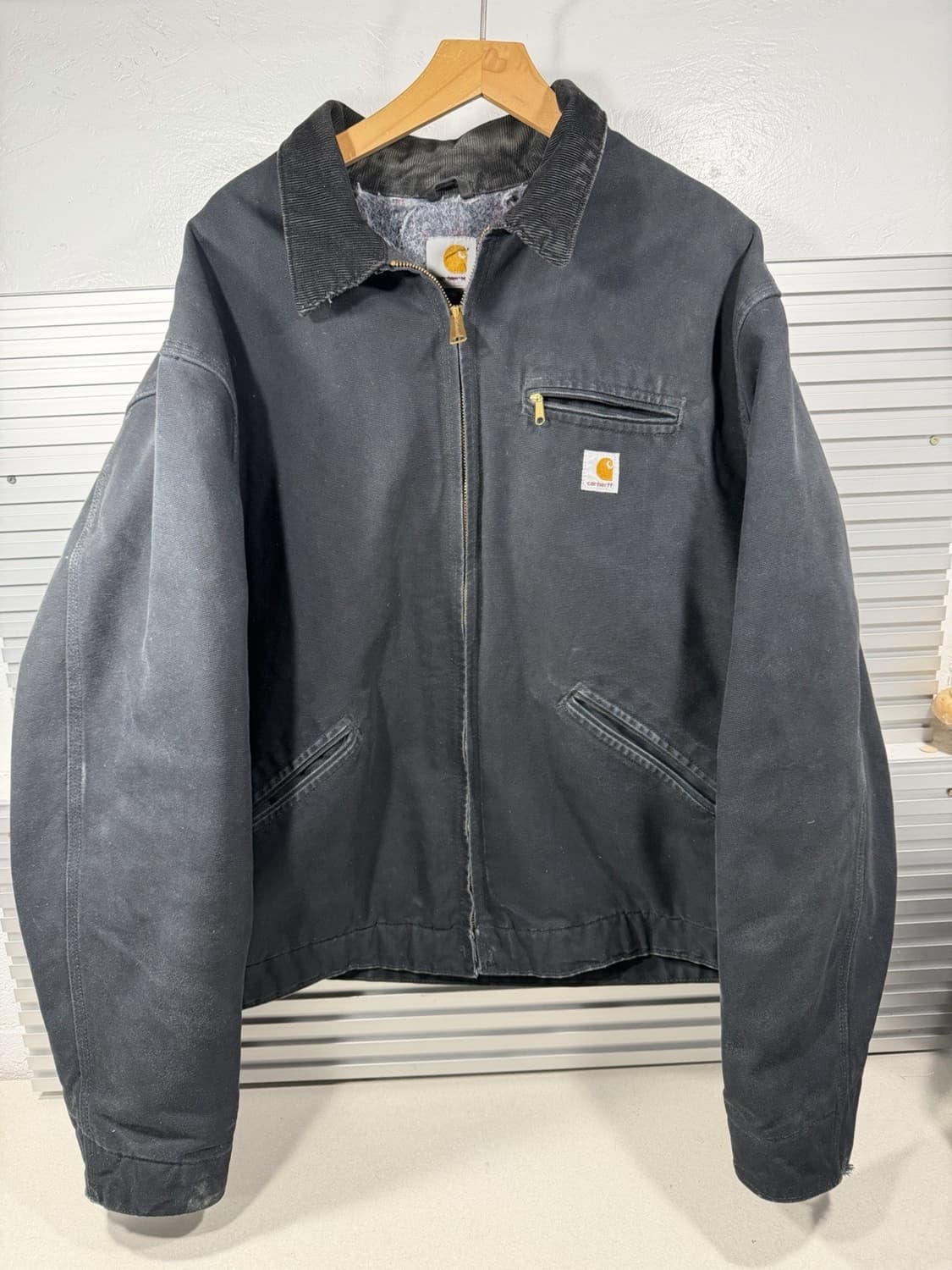 칼하트 J01 디트로이트 자켓 블랙 상품이미지1