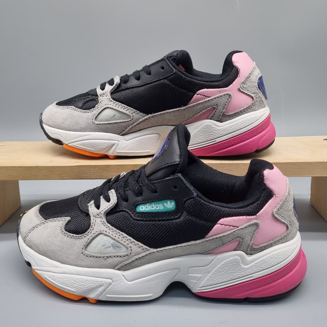 아디다스 팔콘 회핑 여성운동화230 상품이미지1