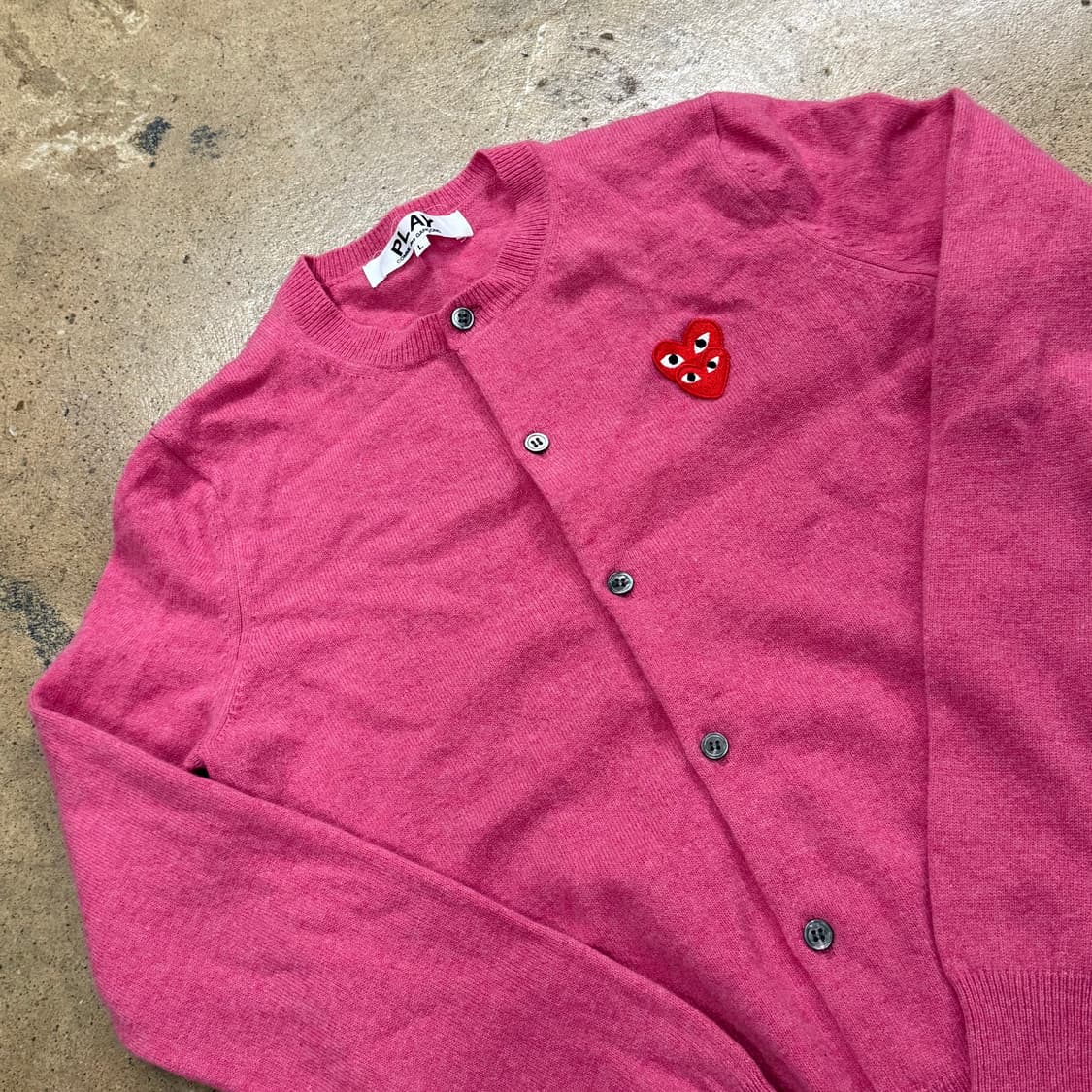 꼼데가르송 핑크 더블 하트 로고 니트 가디건 상품이미지1