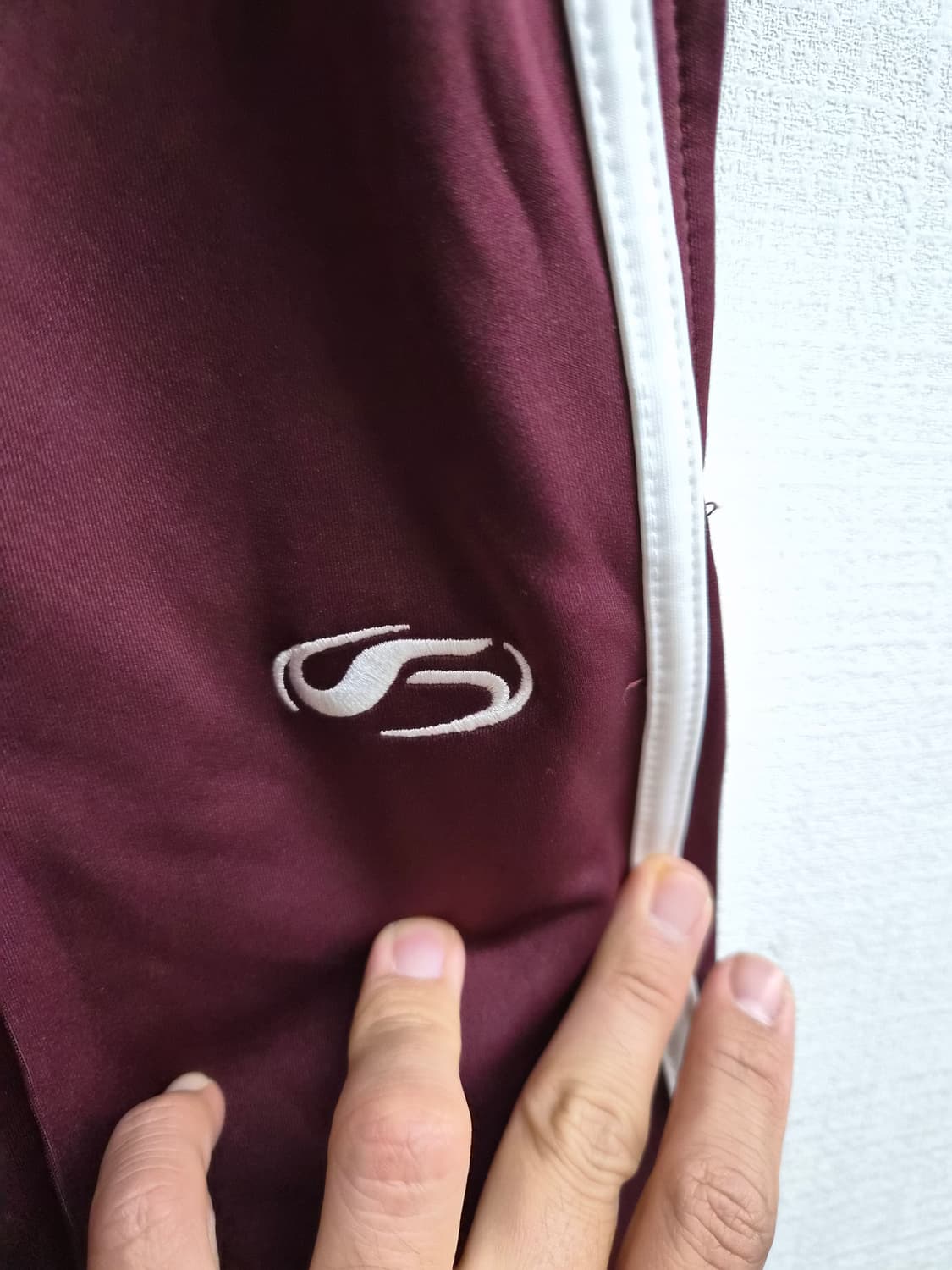 M) 필루미네이트 오버핏 버건디 트레이닝 팬츠 팝니다 상품이미지3