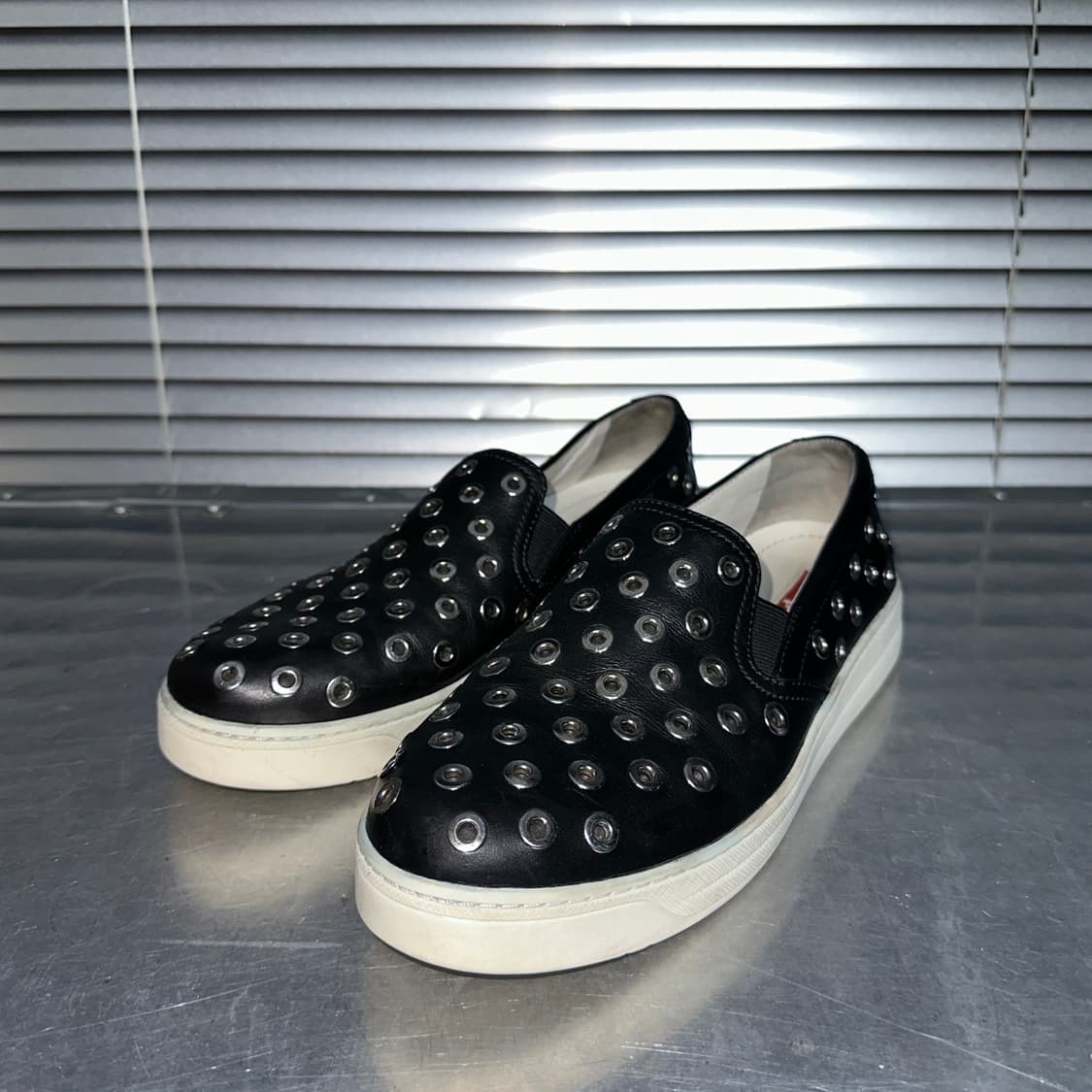 00s 프라다 스포츠 블랙 그로멧 슬립온 플랫 슈즈 상품이미지3