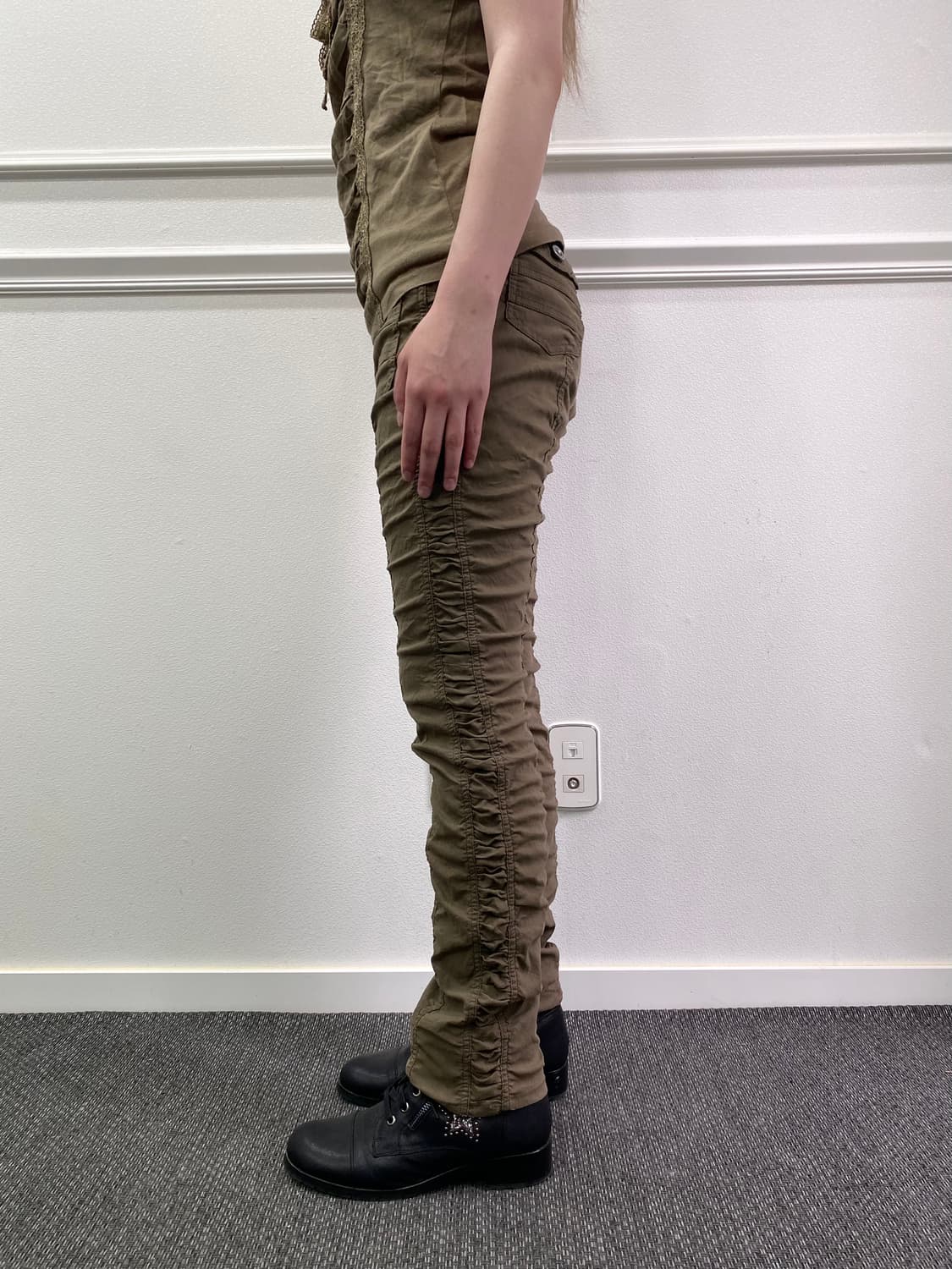  Shirring Detail Slim Fit Khaki Pants 상품이미지2