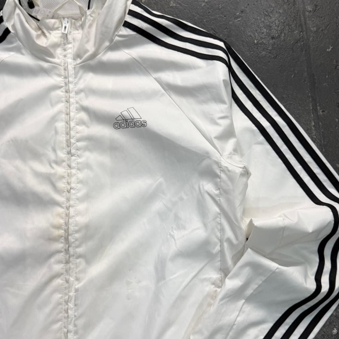100 아디다스 화이트 바람막이 상품이미지2