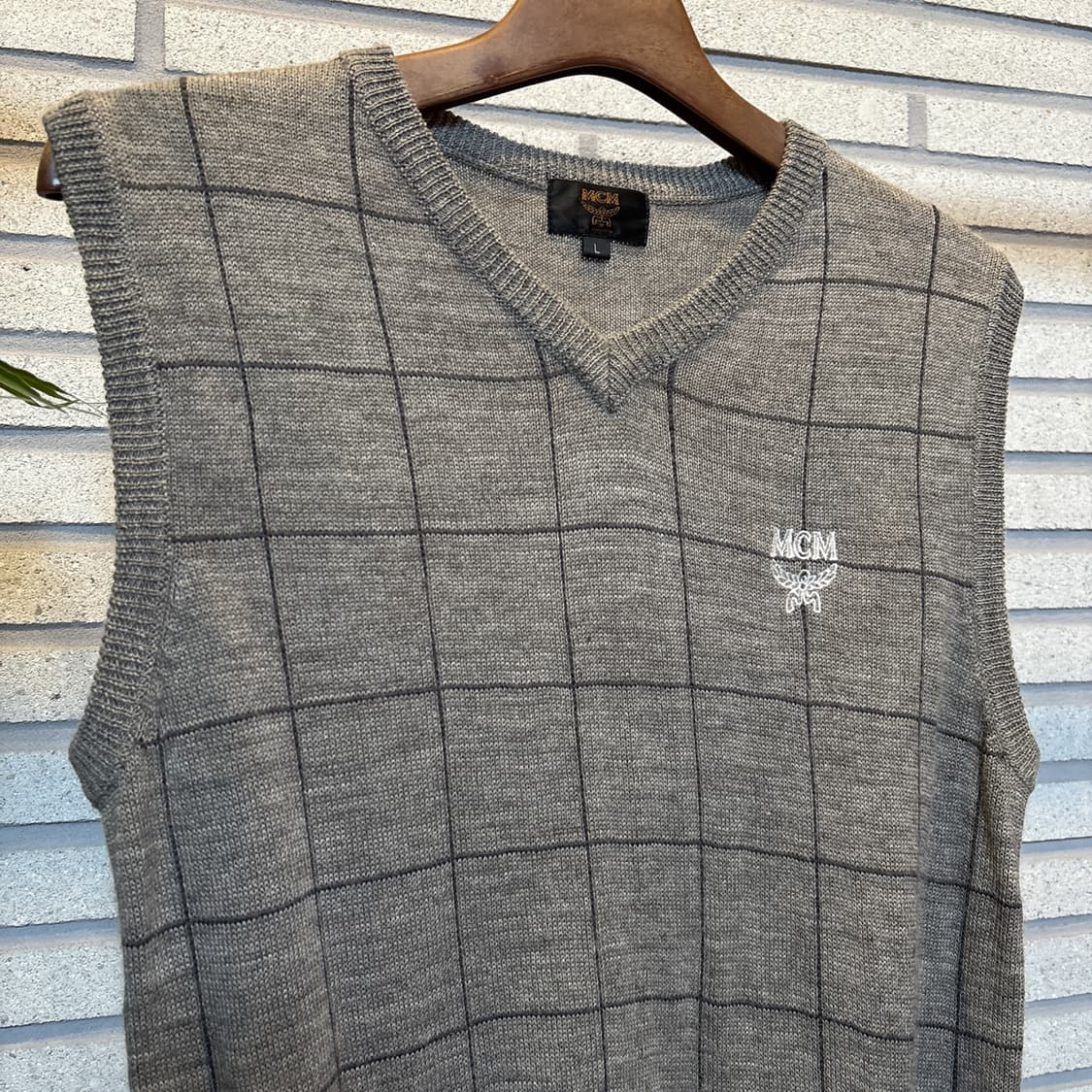 MCM 미니멀 울 베스트 자수로고 격자패턴 디테일 그레이 상품이미지4