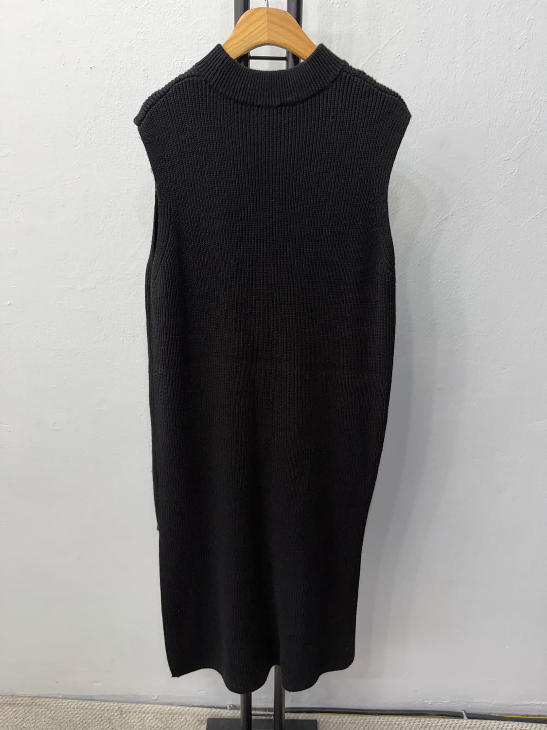 정품) COS 코스 블랙 언발 니트 원피스 L  상품이미지5