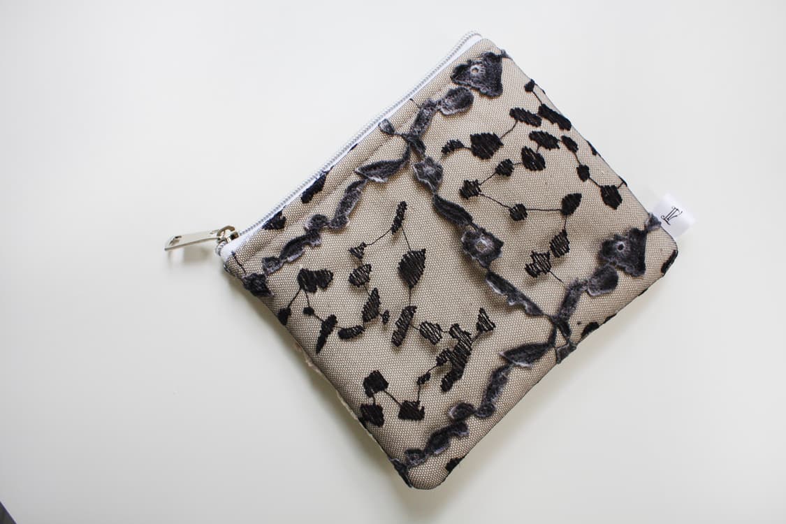 Bloom & Shadow Pouch 상품이미지4