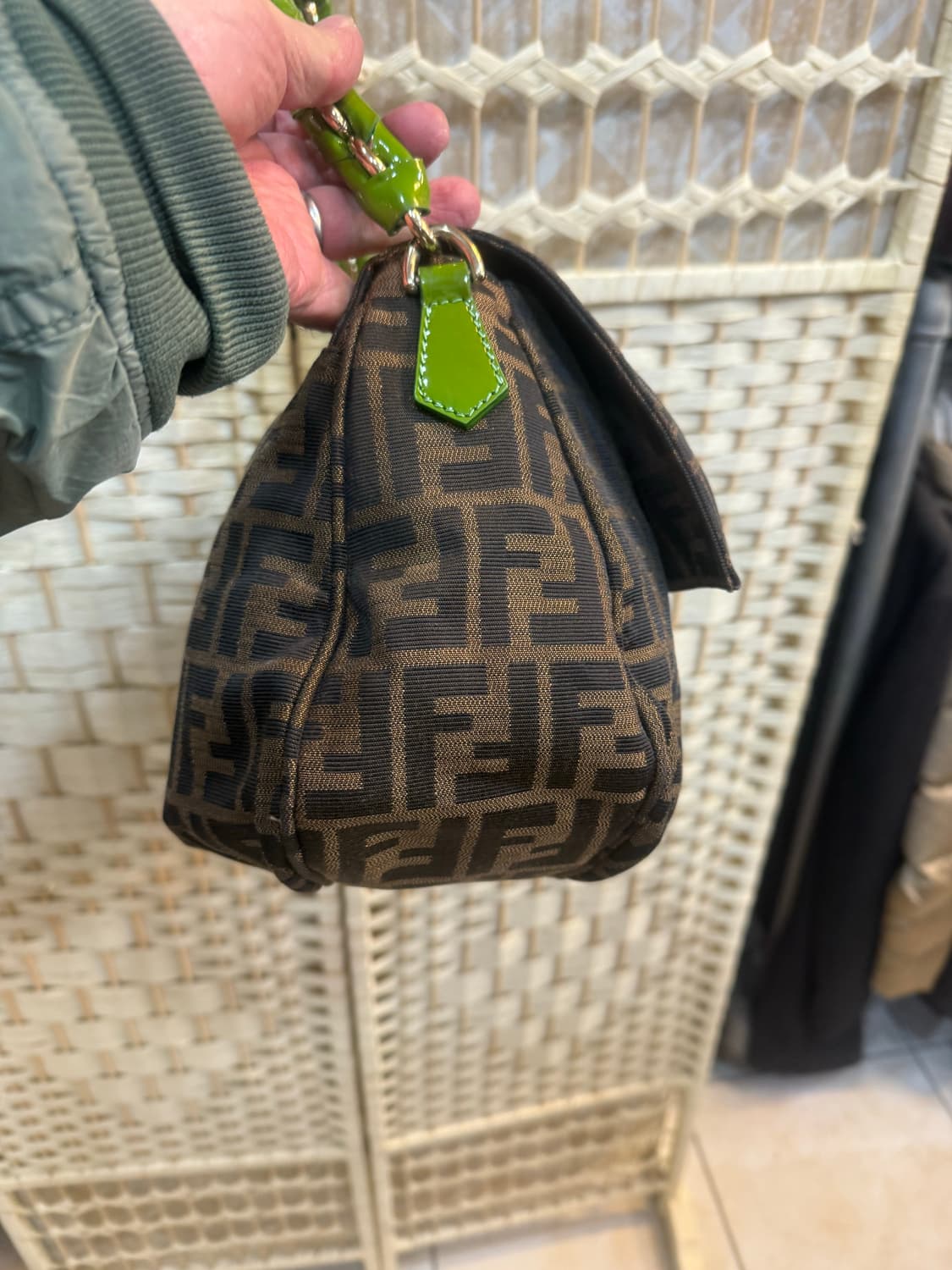 정품 펜디 주카 체인 맘마백 팝니다 상품이미지4