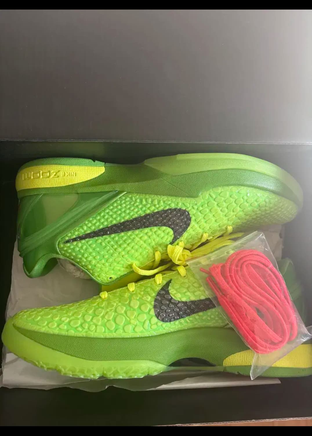 코비6 그린치 285 상품이미지1